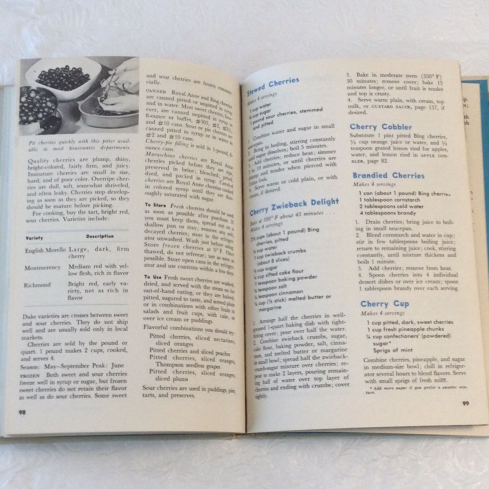 Other The Family Circle Vintage Cookbooks Set of Four Hardback Size ONE SIZE - 7 Thumbnail