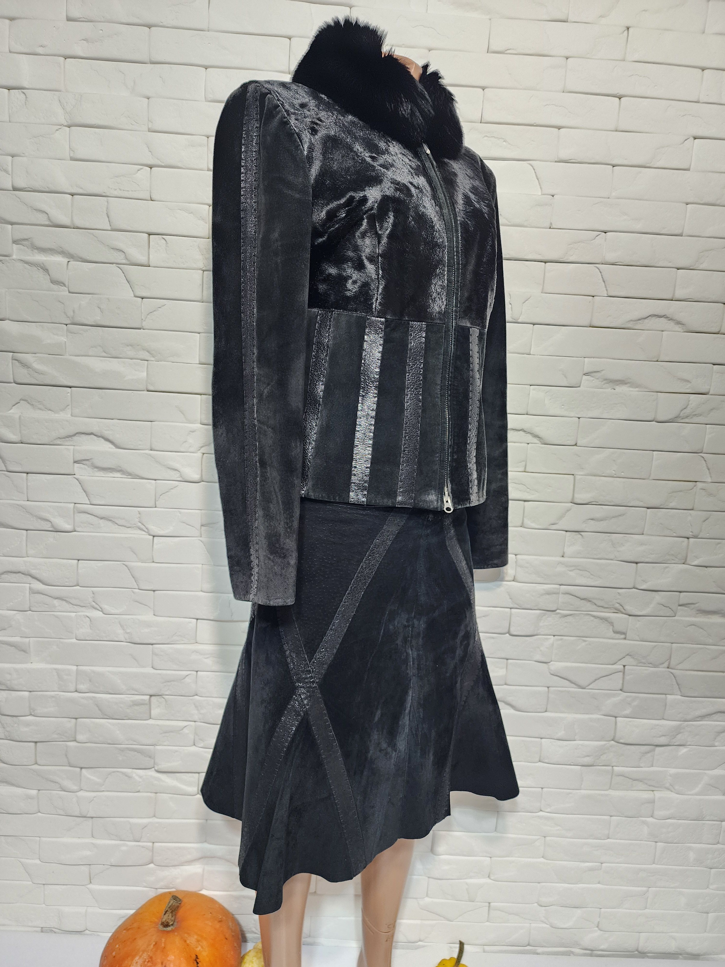 Uniqlo Black Leather Women's Suit: Suede Jacket & Skirt Size M / US 6-8 / IT 42-44 - 2 Thumbnail