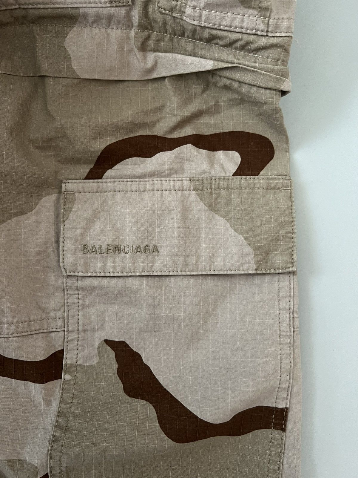 Balenciaga Balenciaga Large Camo Cargo Pants Size US 34 / EU 50 - 7 Thumbnail