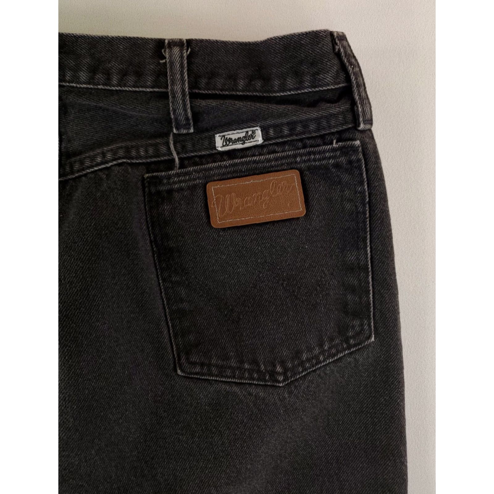 Wrangler VINTAGE Wrangler Jeans 90s Black 22MWZBN Made USA Mens 34x30 32x28.5 Actual Straight Jeans Mens Black 90s VTG Wrangler Jeans Size US 32 / EU 48 - 2 Thumbnail