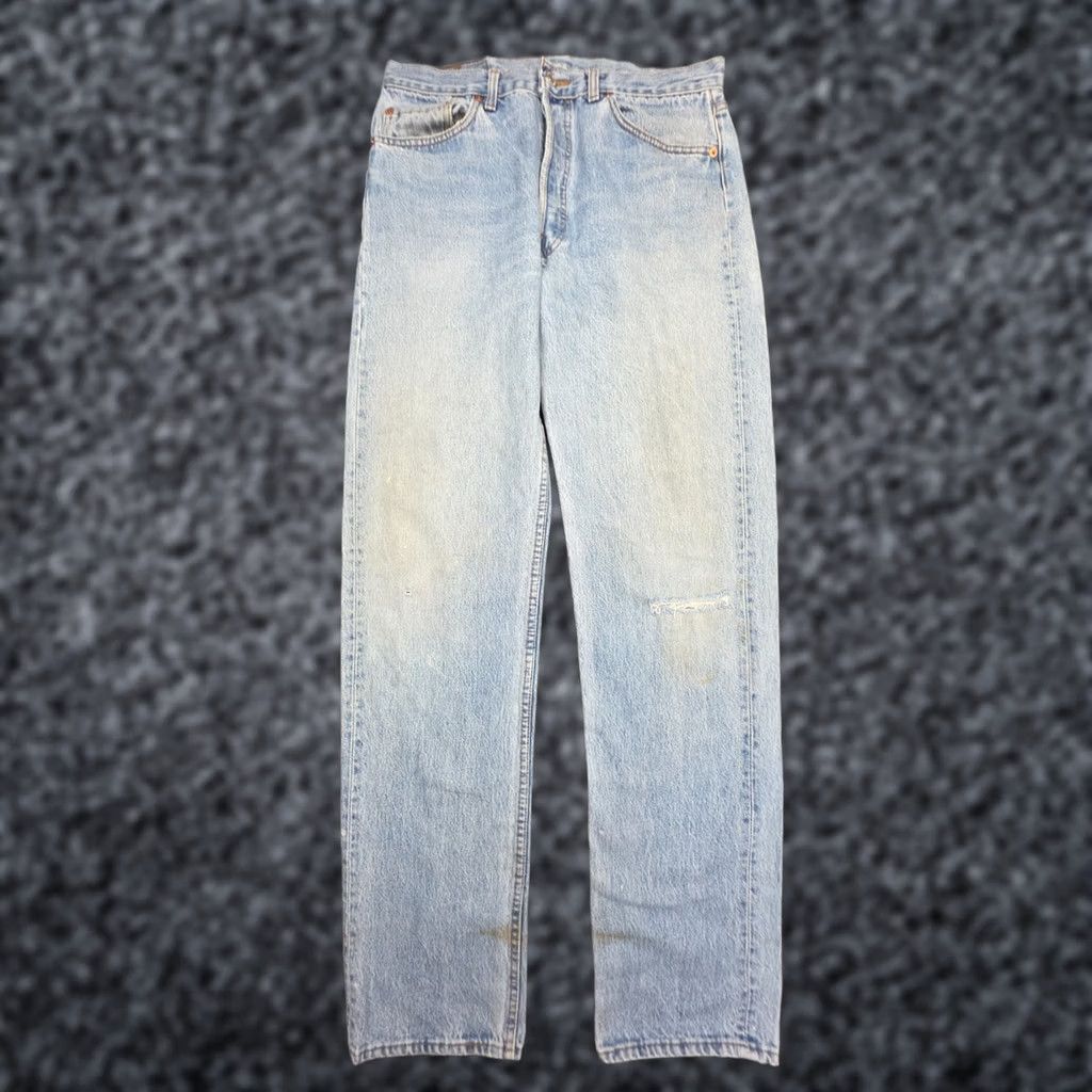 Levi's VINTAGE Levi's 501 Jeans Mens 31x34 / 34x36 Blue Light Wash Faded 5-Pocket Denim Regular Rise Mid Size US 31 - 1 Thumbnail