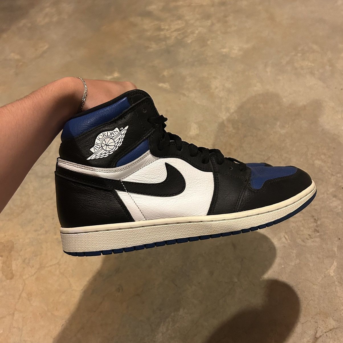 Jordan Brand × Nike Air Jordan 1 Retro High Royal Toe 2020 US 10.5 Size US 10.5 / EU 43-44 - 5 Thumbnail