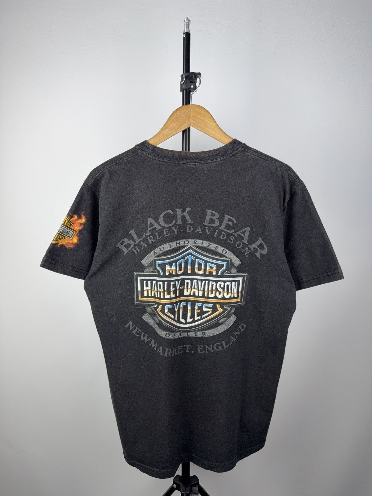 Harley Davidson × Vintage Harley-Davidson Flame Joker Tee 2006 Black Bear England Size US L / EU 52-54 / 3 - 6 Thumbnail