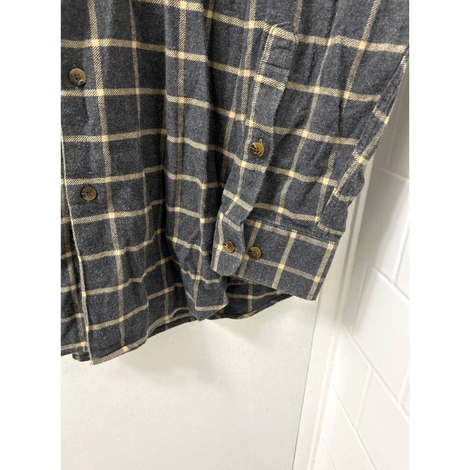 Orvis Orvis Shirt Mens XL Gray Plaid Flannel 100% Cotton Long Sleeve Button-Down Collared Size US XL / EU 56 / 4 - 7 Thumbnail