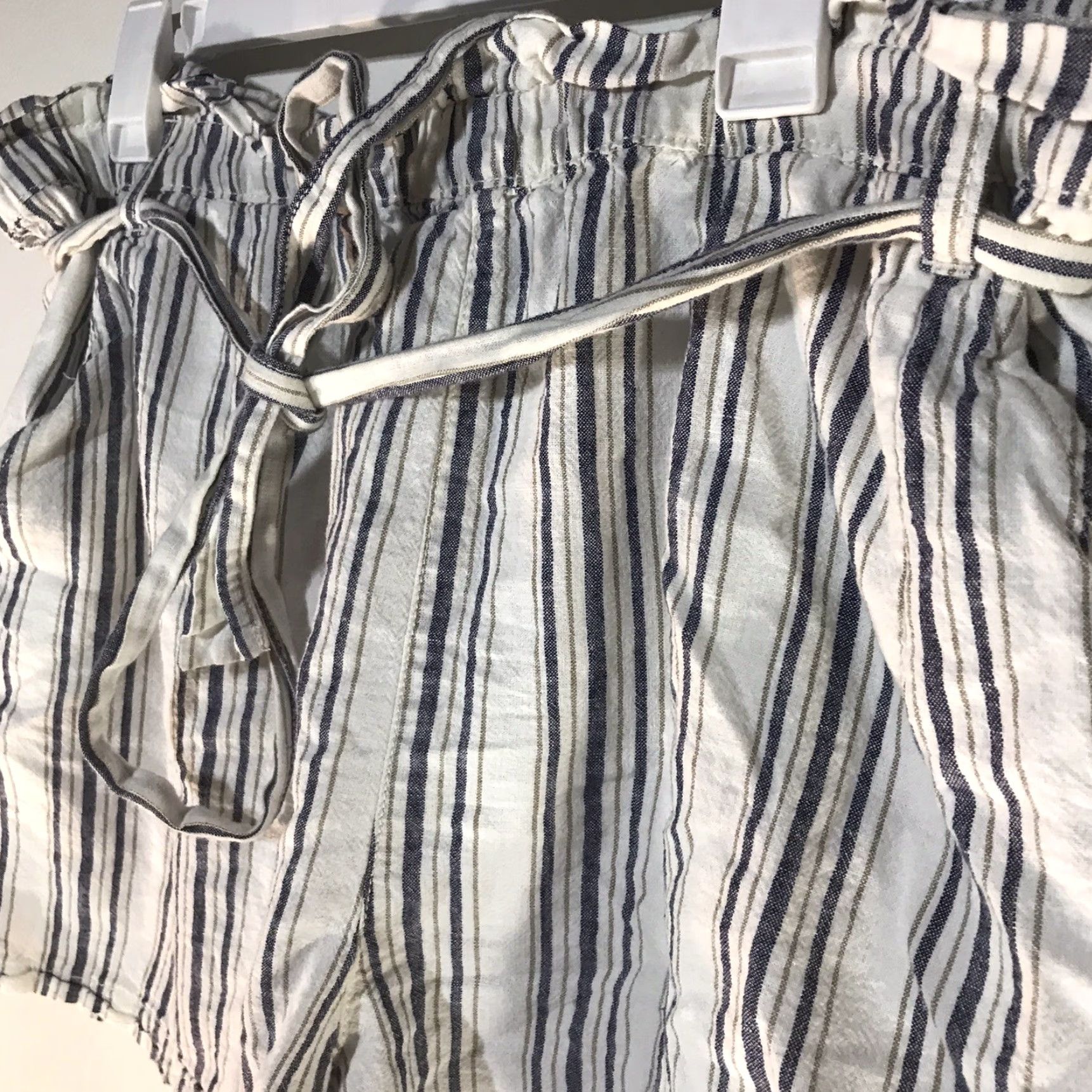 Vintage A New Approach Striped Pull On Shorts Women's 2XL White Blue Beige Paperbag Casual Everyday Size 40" / US 18 - 2 Thumbnail
