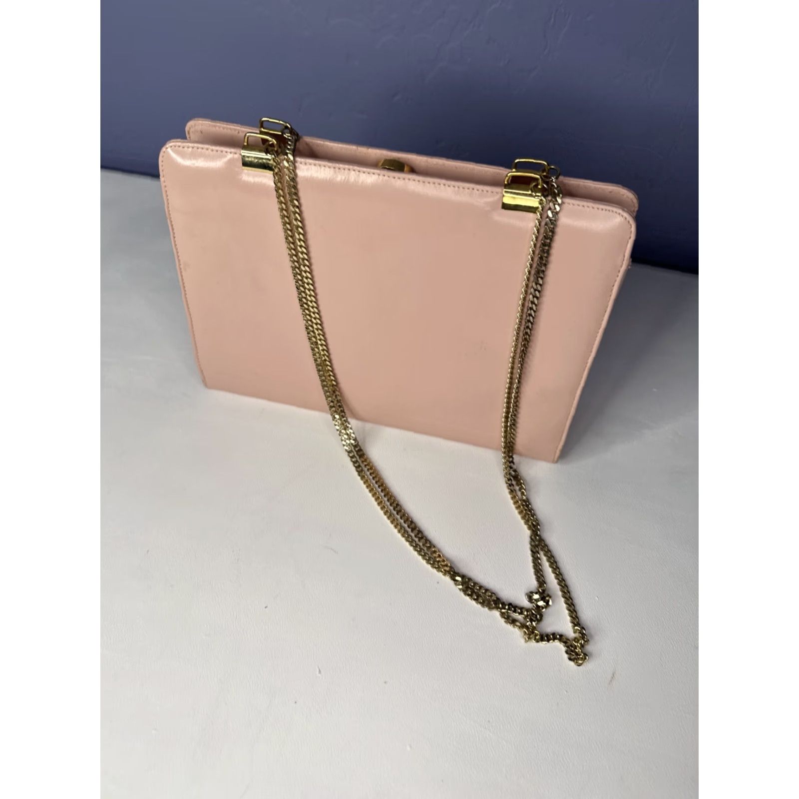 CO VINTAGE May Shoe Co Purse Bag Charleston WV Gold Chain Soft Pink Purse Pink Bag Womens Vintage Size ONE SIZE - 2 Thumbnail