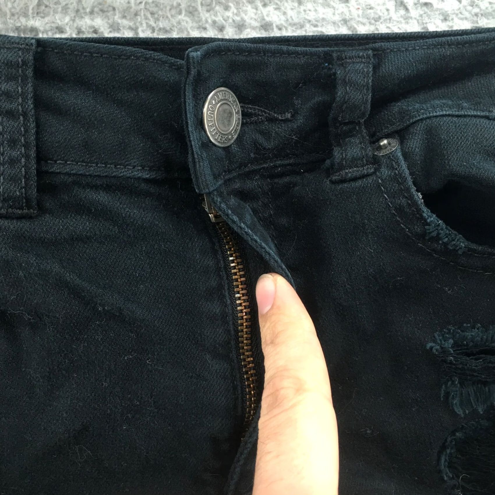 American Eagle Outfitters Nike American Eagle Outfitters Hot Pants Shorts Womens 2 Black Distressed Stretch Denim Casual Activewear 90s? Size 26" / US 2 / IT 38 - 2 Thumbnail