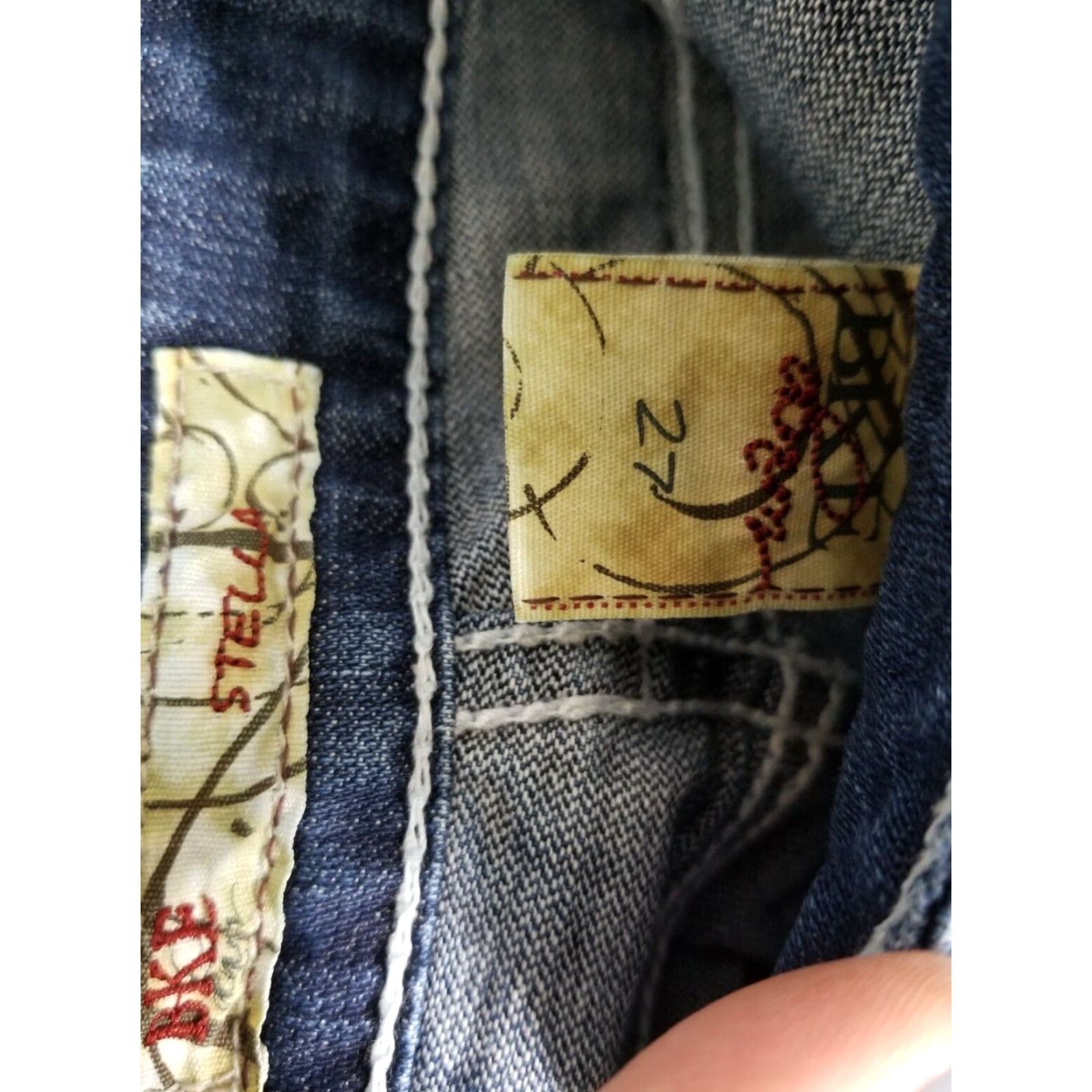 Vintage BKE Stella Cropped Jeans Distressed Medium Wash Women Size 27X24 Jeans Women Cropped Distressed Medium Wash 27 X 24 Size 27" / US 4 / IT 40 - 4 Thumbnail