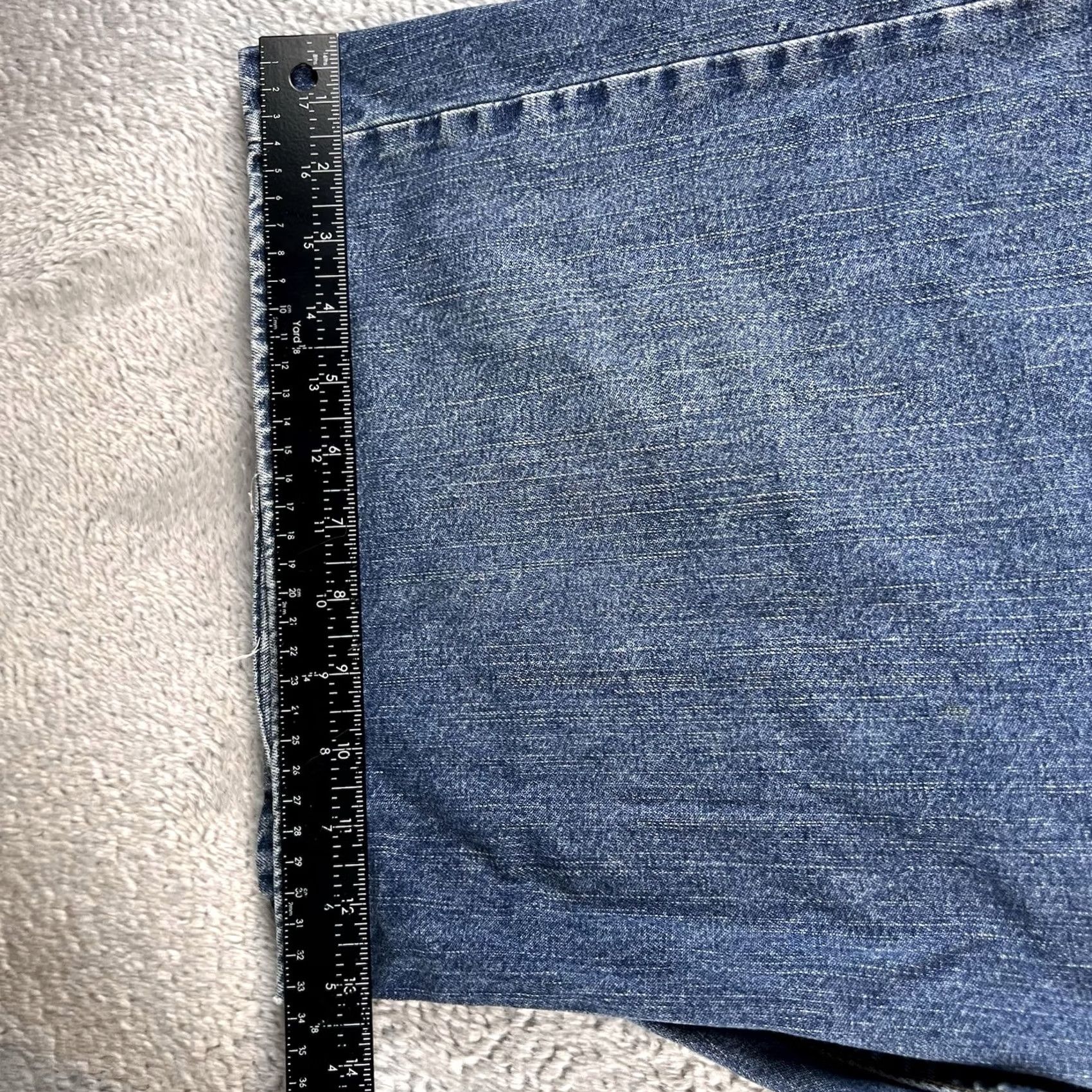 Levi's VINTAGE Levi's 569 Shirt? Denim Shorts Men 42 Distressed Y2K Baggy 5-Pocket Levi's Denim Shorts Men 42 Retro 90s Urban Hip Hop Skater Grunge USA Size US 42 / EU 58 - 7 Thumbnail
