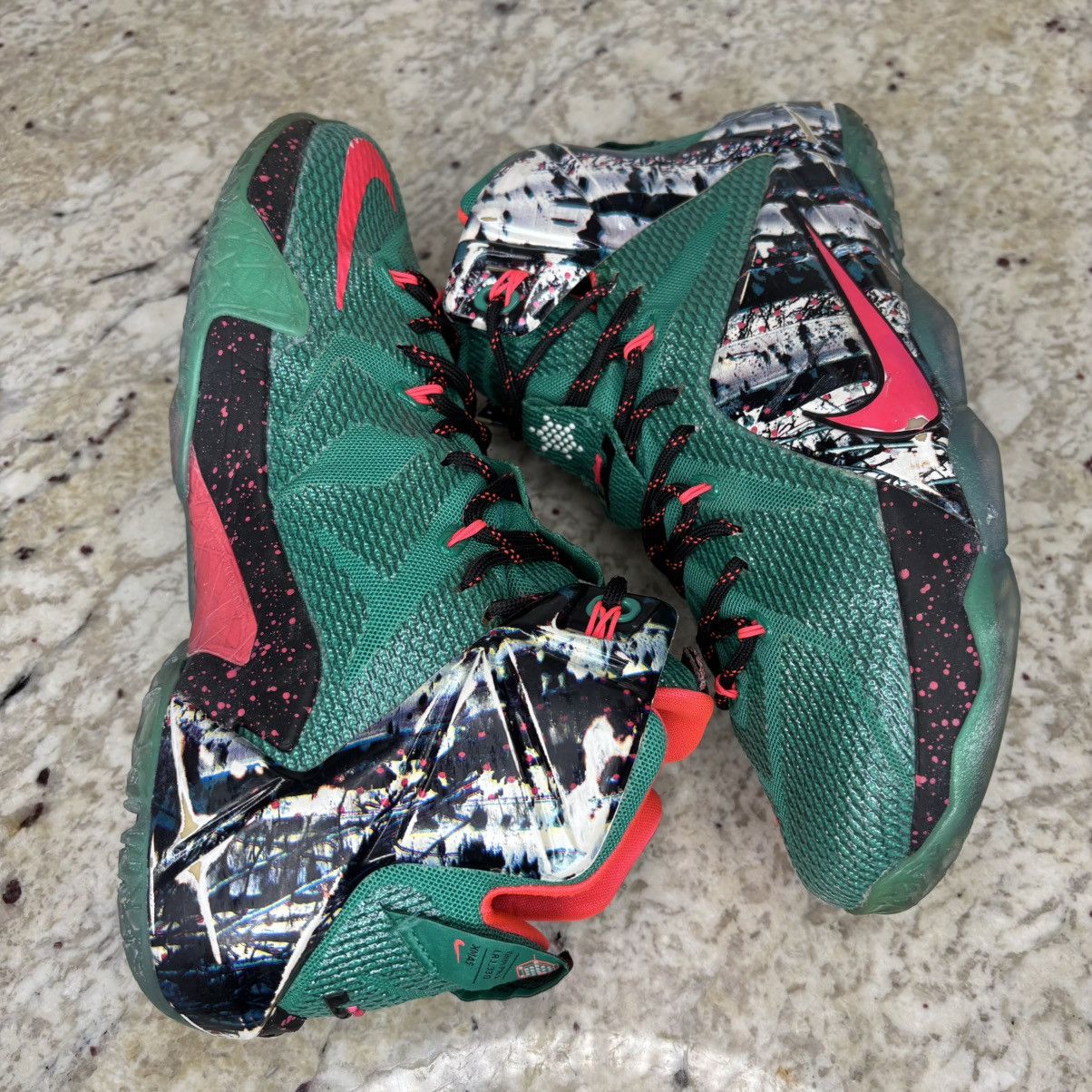 Nike Size 9 - Nike LeBron 12 Xmas Akron Birch Worn OG All Size US 9 / EU 42 - 17 Thumbnail
