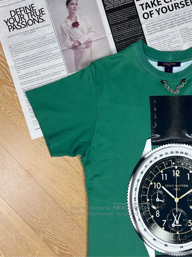 Louis Vuitton Louis Vuitton Clock logo T-shirt Size US L / EU 52-54 / 3 - 6 Thumbnail