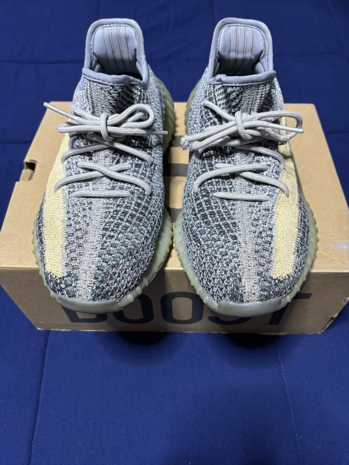 Adidas Adidas Yeezy Boost 350 V2 Ash Blue 2021 Size 8 Size US 8 / EU 41 - 1 Thumbnail