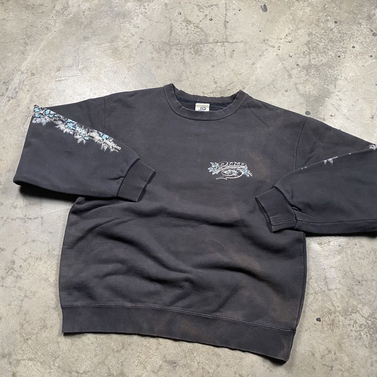 Vintage y2k Distressed Sunfaded Piko Sukajan Motive Crewneck Size US M / EU 48-50 / 2 - 4 Thumbnail