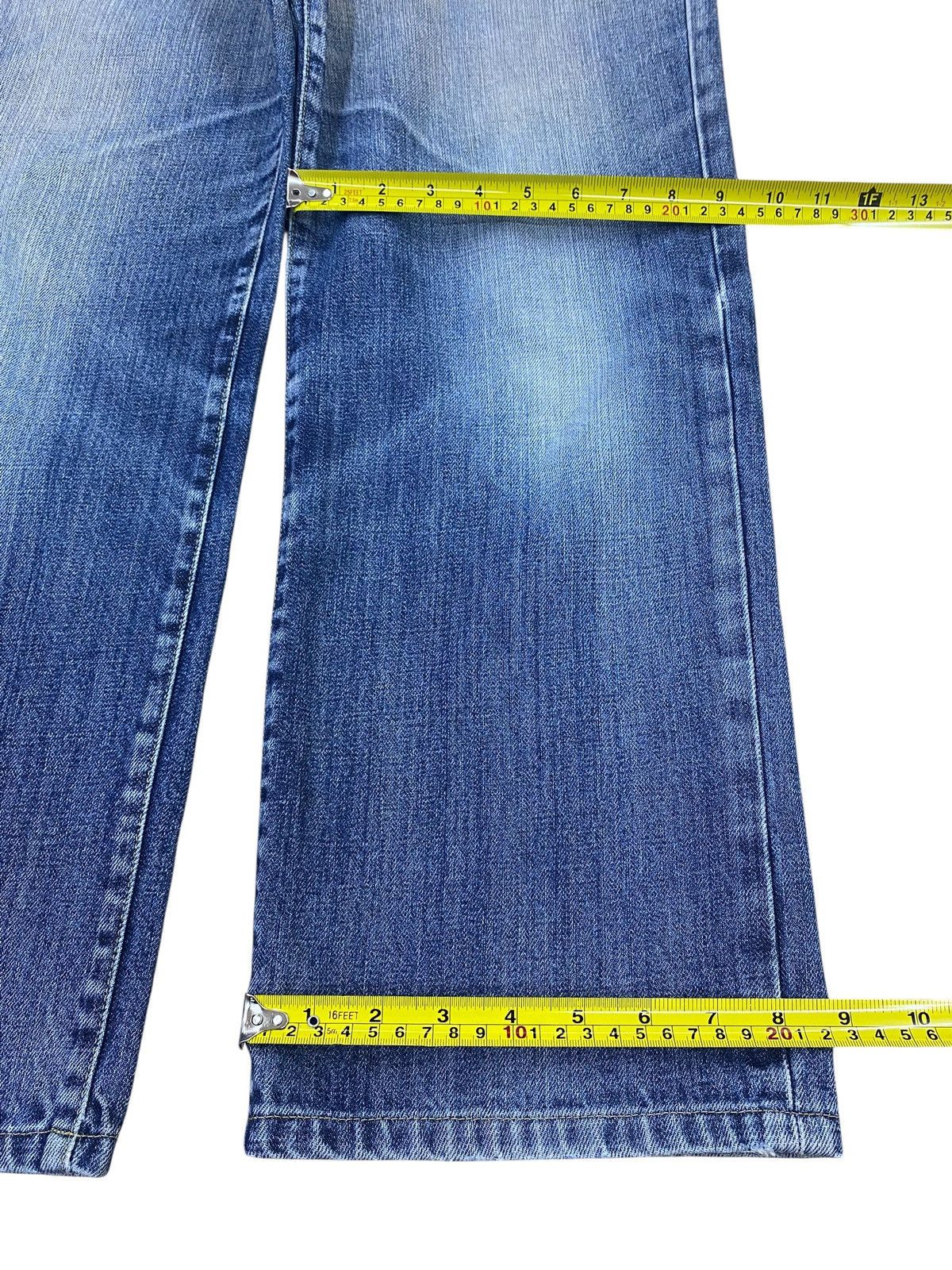 Uniqlo Uniqlo Faded Dark Wash Whiskers Style Loose Jeans Size US 35 - 8 Thumbnail