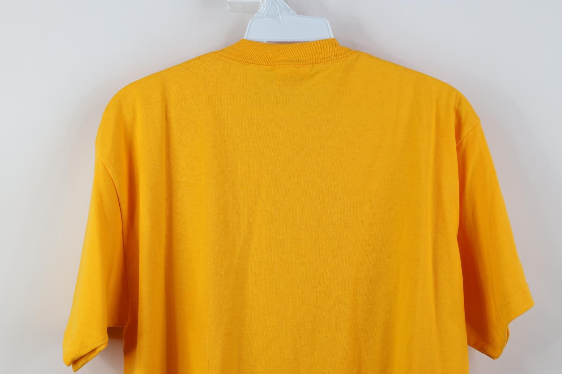Vintage Deadstock Vintage 90s Streetwear Short Sleeve T-Shirt Yellow Size US M / EU 48-50 / 2 - 7 Thumbnail