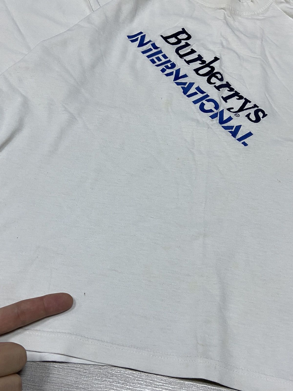 Burberry Burberry international vintage big logo t-shirt Size US M / EU 48-50 / 2 - 7 Thumbnail