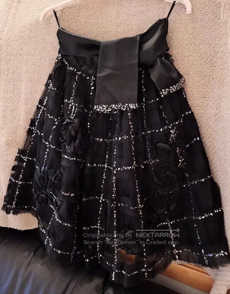 Valentino Valentino Black heavy studded beaded flower skirt Size L / US 10 / IT 46 - 4 Thumbnail