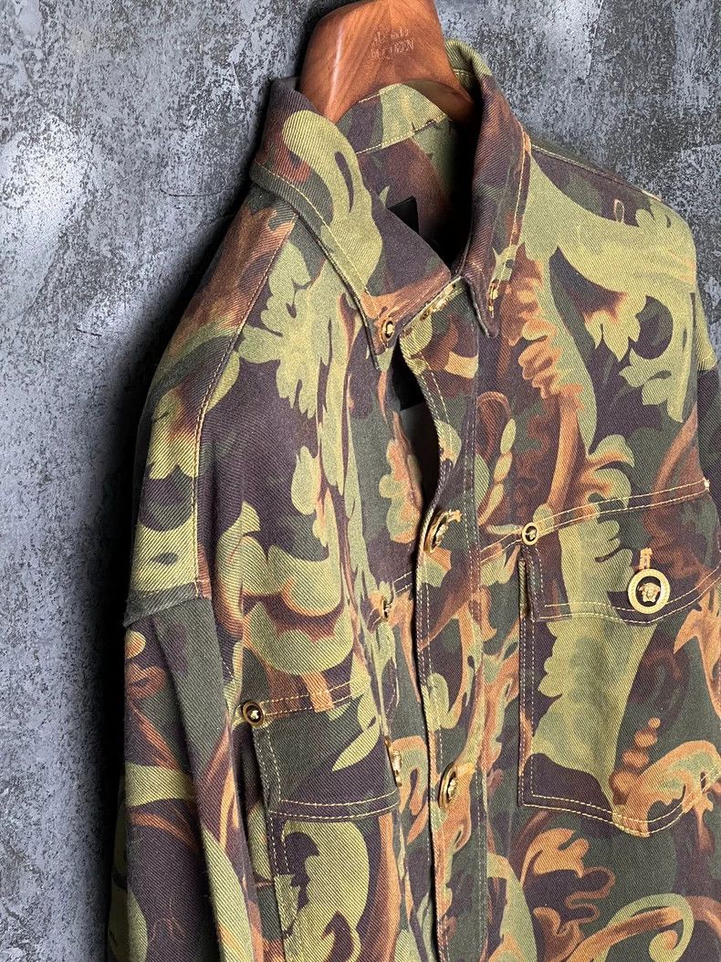 Versace Versace Medusa button-down camouflage denim jacket Size US L / EU 52-54 / 3 - 5 Thumbnail
