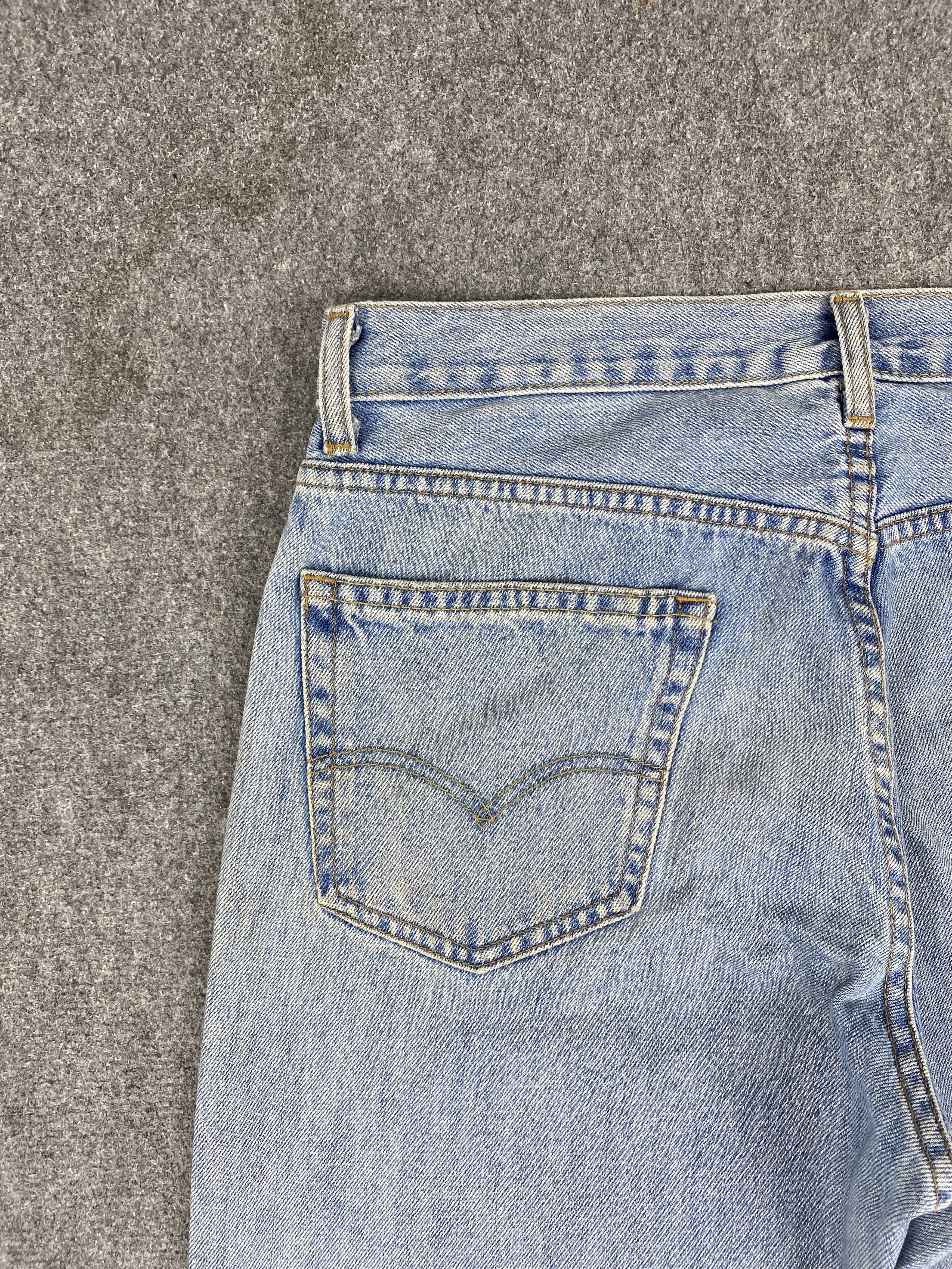 Levi's Vintage Levis 550 Faded Blue Jeans 33x32.5 S0026 Size US 33 - 9 Thumbnail