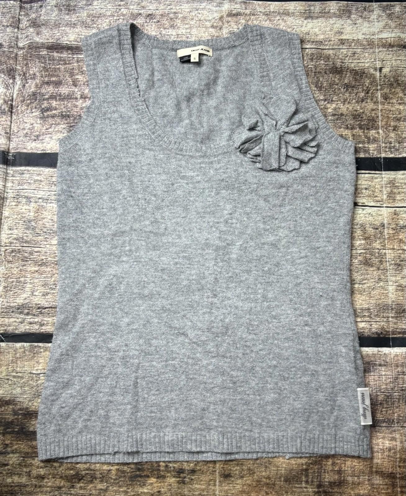 DKNY DKNY Jeans Sweater Vest Womens Small Wool Cashmere Angora Size S / US 4 / IT 40 - 1 Thumbnail