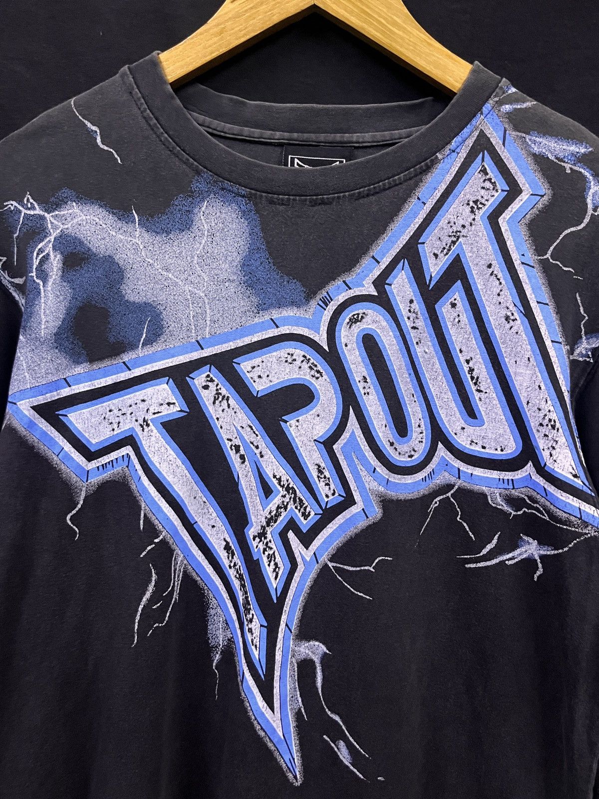 Tapout RARE‼️ TAPOUT LIGHTNING LONSLEEVE TSHIRT Y2K STYLE Size US L / EU 52-54 / 3 - 3 Thumbnail