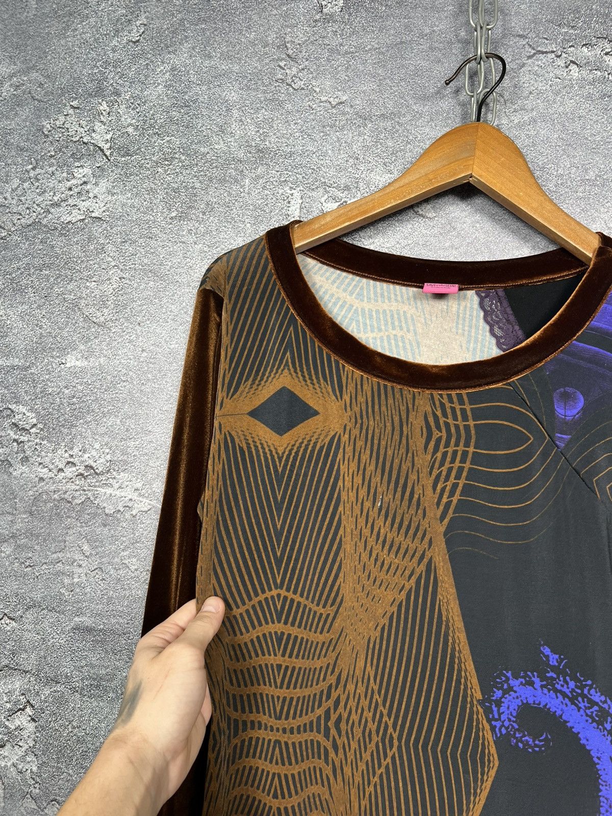 Desigual Save the Queen Asymmetric Velvet Sleeve Jumper Top Size XL / US 12-14 / IT 48-50 - 10 Thumbnail