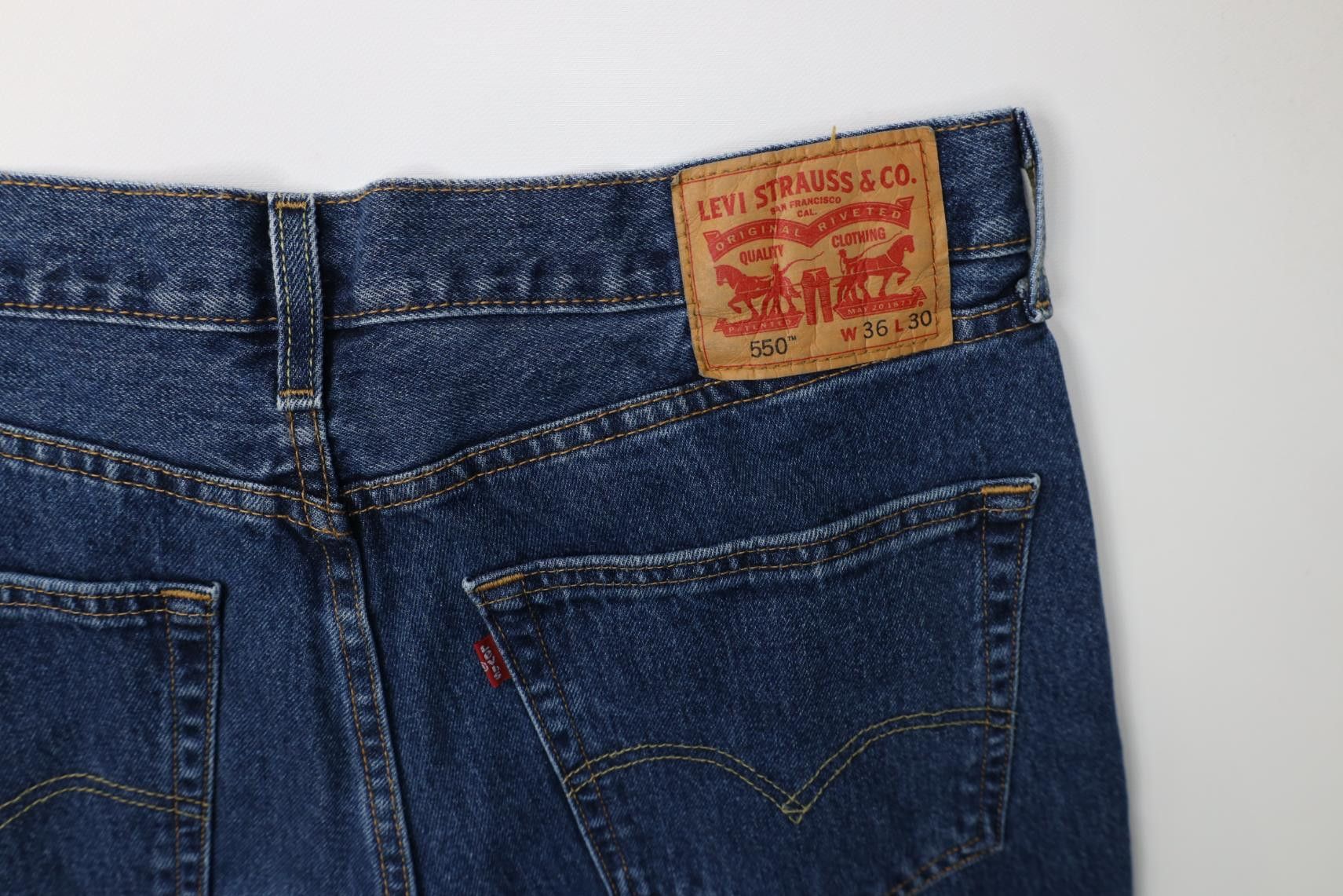 Levi's Vintage Y2K Levis 550 Relaxed Fit Denim Jeans Blue Cotton Size US 36 / EU 52 - 13 Thumbnail