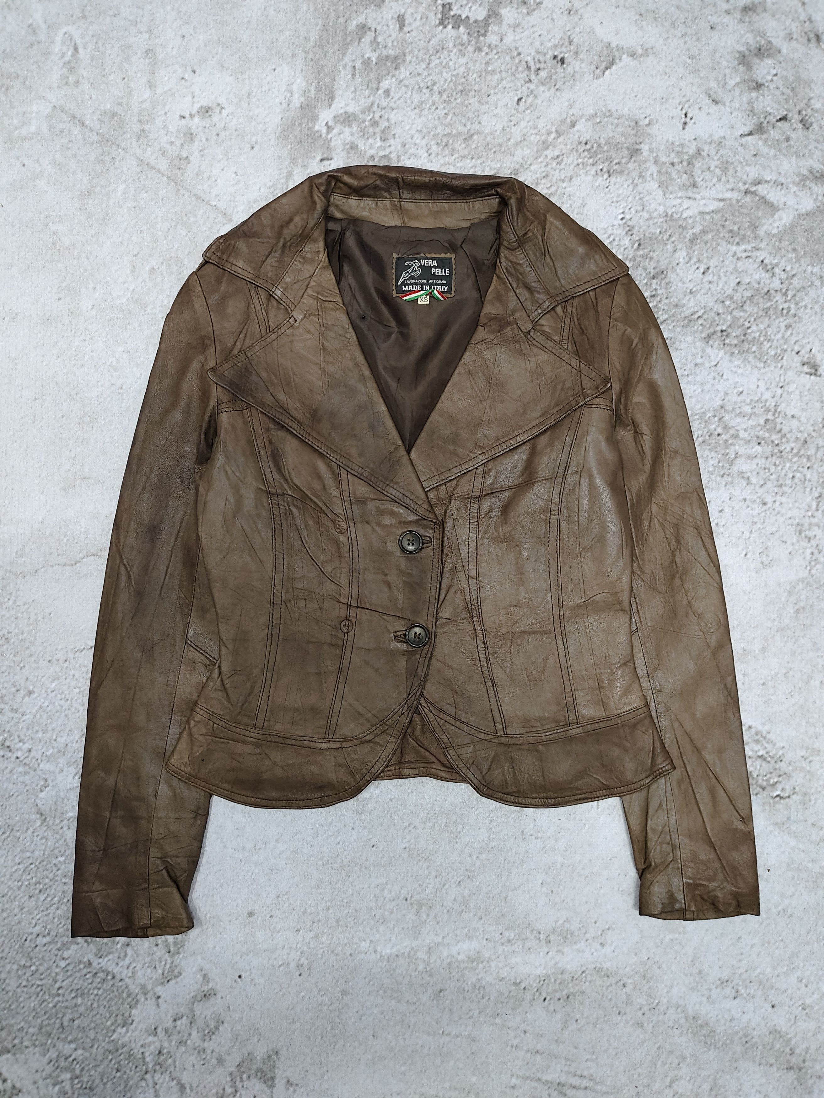 Vera Pelle 90s Vera Pelle🇮🇹 Tailored Cropped Leather Blazer Jacket Size S / US 4 / IT 40 - 5 Thumbnail
