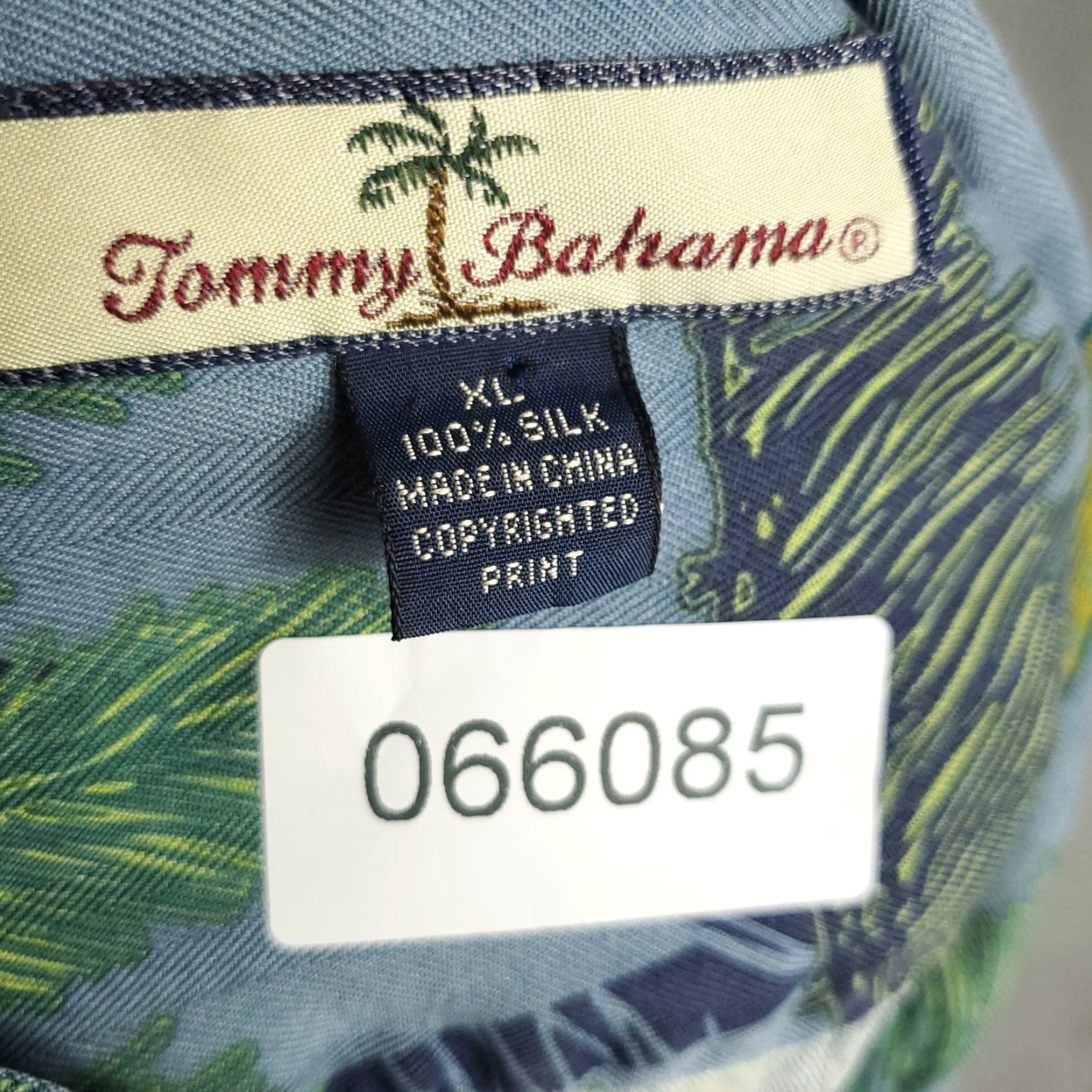 Tommy Bahama Tommy Bahama Shirt Mens XL Blue Palm Tree Print Silk Hawaiian Button Up Size US XL / EU 56 / 4 - 7 Thumbnail