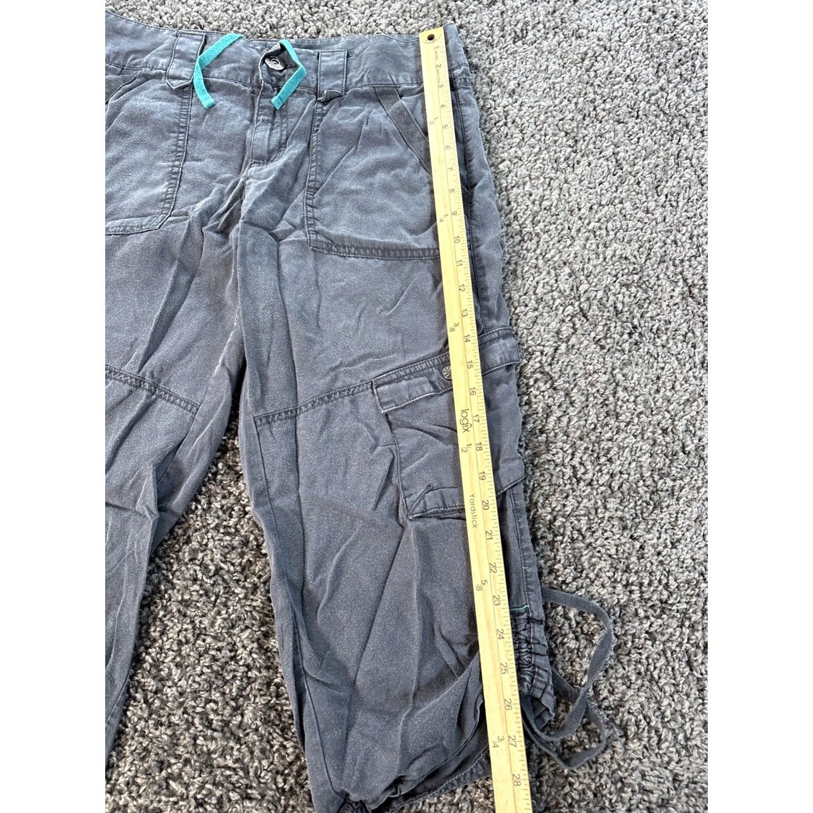 Athleta Athleta Capri Pants Womens 10 Gray Activewear Pocket Flared Capri Pockets Hiking Athletic Comfort Lightweight Size 32" / US 10 / IT 46 - 2 Thumbnail