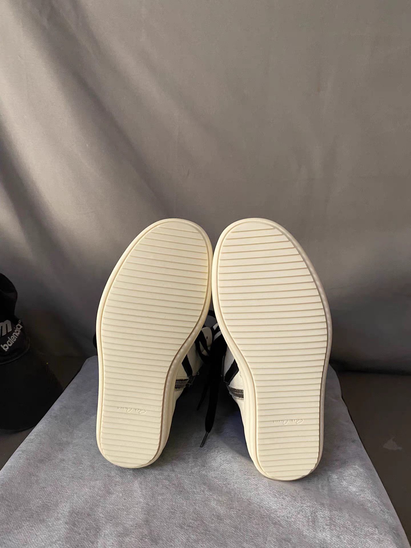 Rick Owens Rick Owens Mainline Triangle Sneakers Size US 6 / IT 36 - 5 Thumbnail