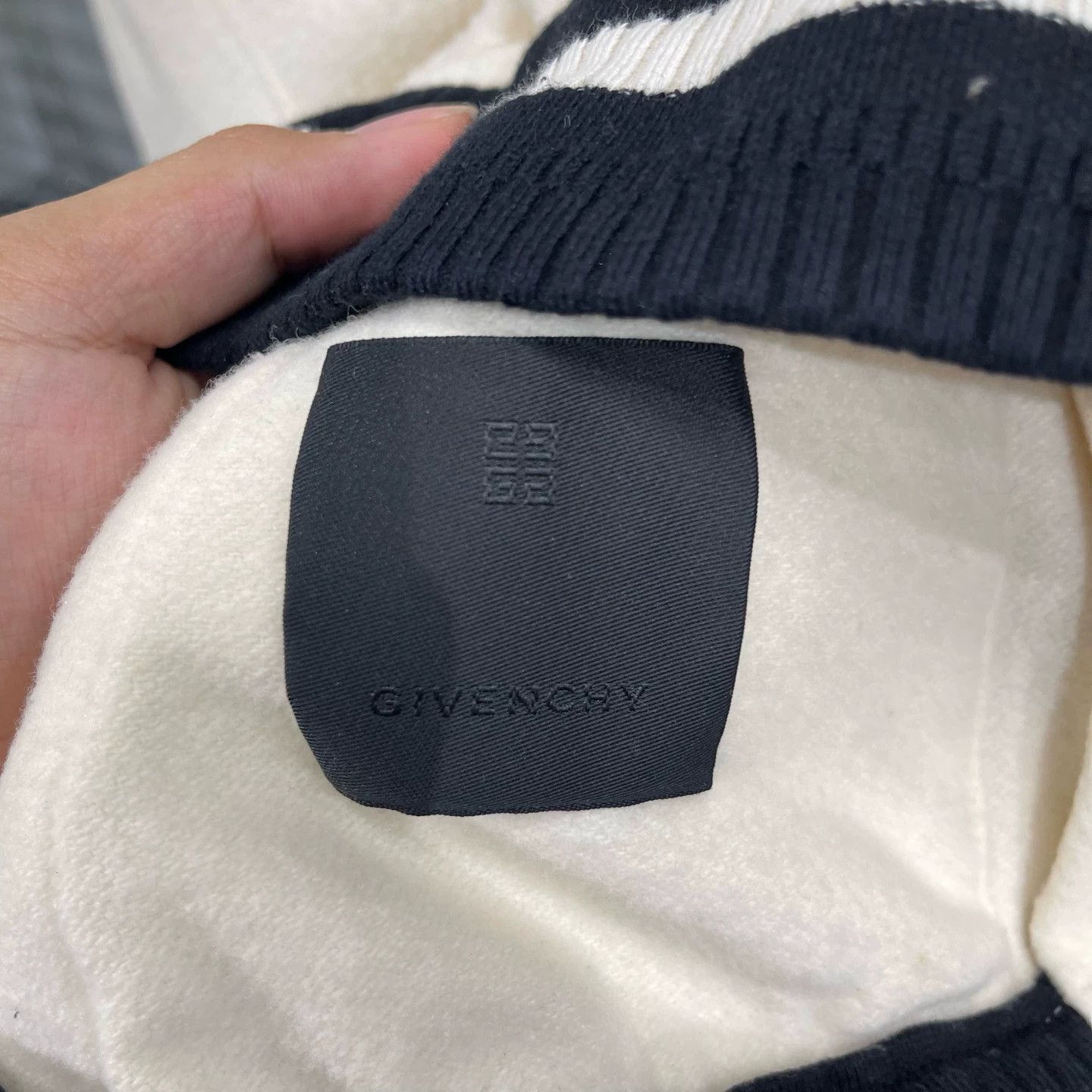 Givenchy Givenchy b&w colorblock star logo wool baseball jacket 48 Size US M / EU 48-50 / 2 - 5 Thumbnail