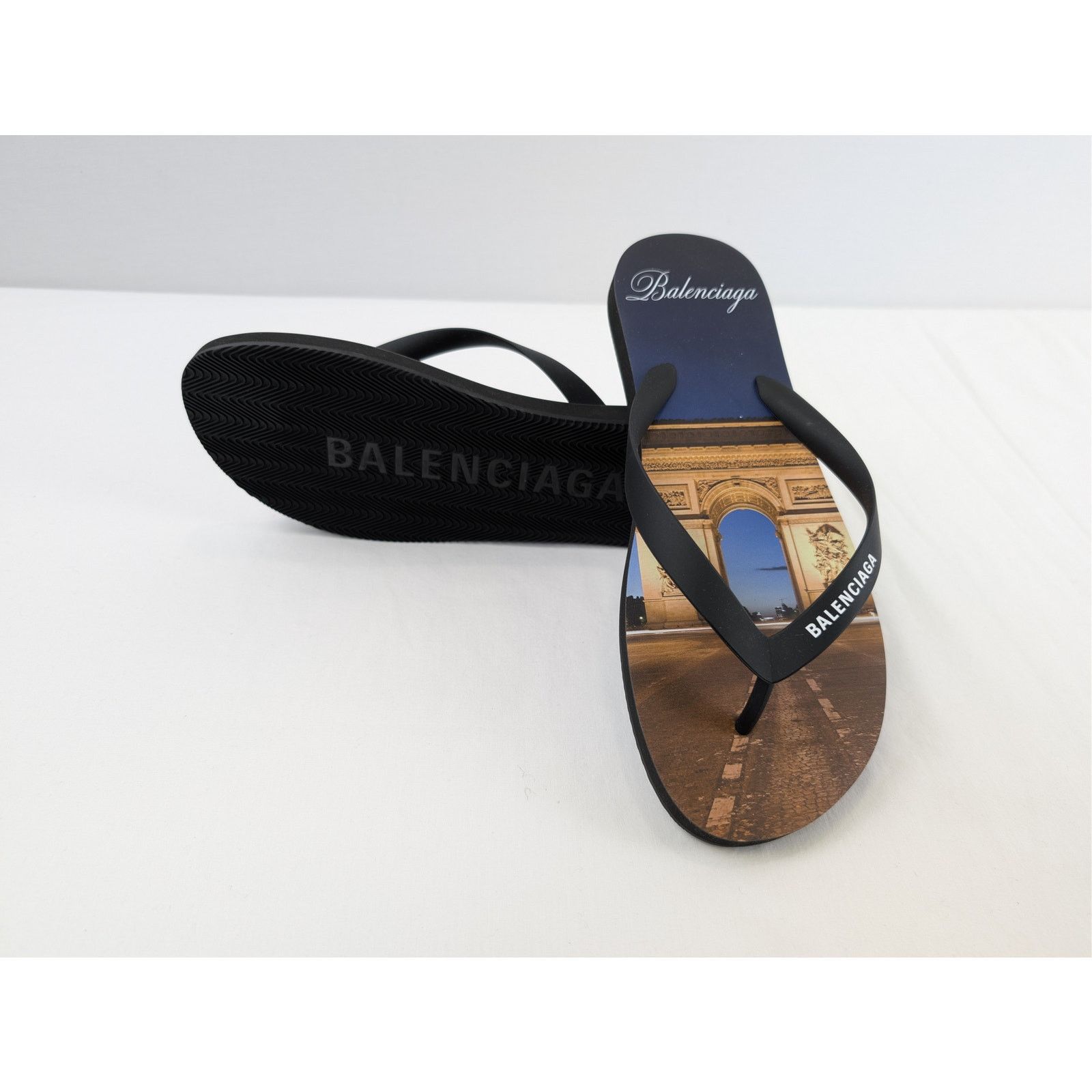 Balenciaga o1rshd1 Souvenir Thong TPU Monument Print Slipper in Arc Size US 9 / EU 42 - 13 Thumbnail