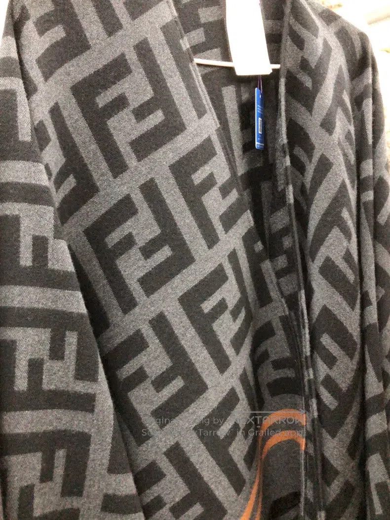 Fendi Fendi size 140*140cm Pashmina/Shades of Brown, Black, and G Size ONE SIZE - 7 Thumbnail