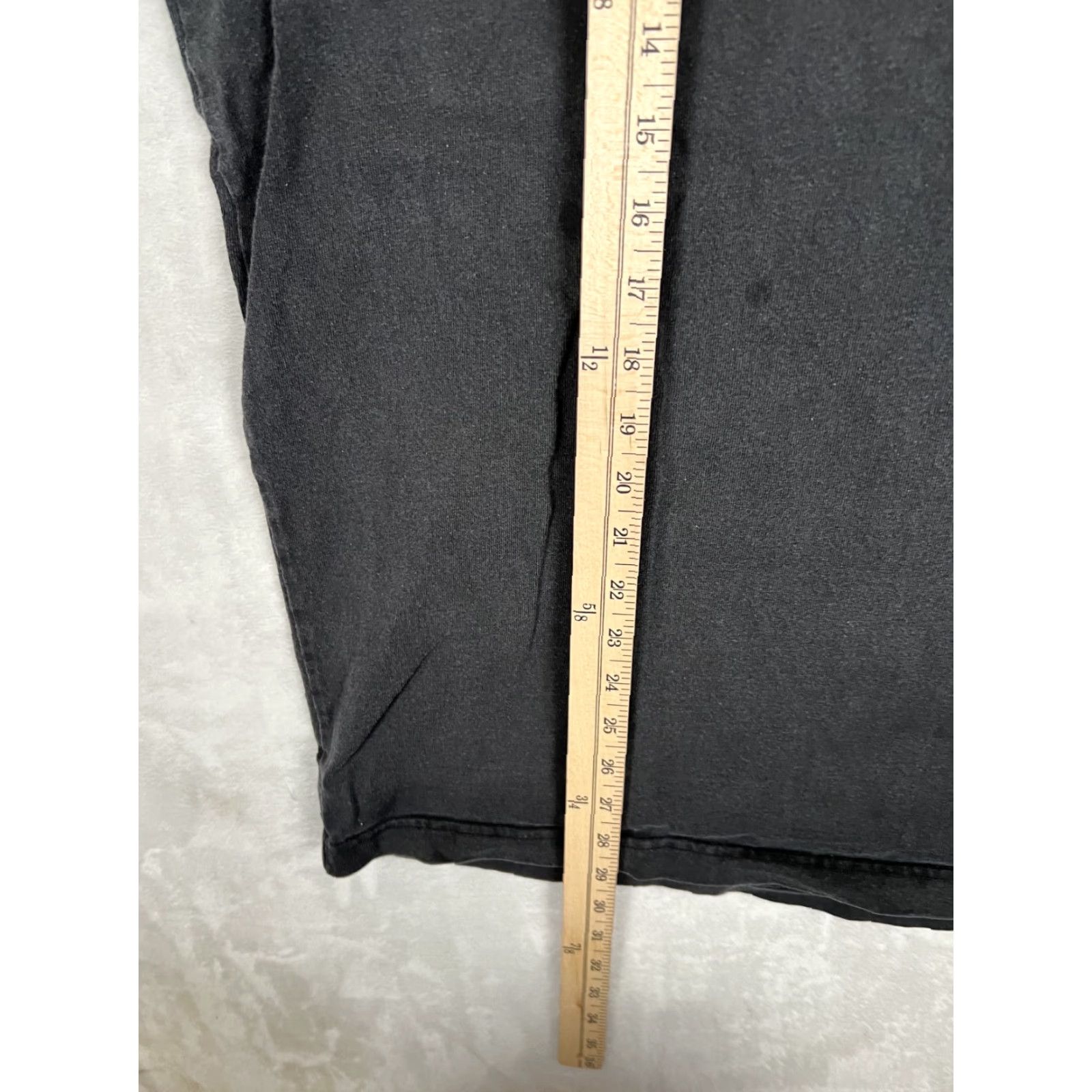 Carhartt VINTAGE Carhartt Black Pocket Tee T-Shirt Size XL Loose Fit Grunge Faded 90s Classic Features Pockets Men K87 Short Sleeve Crew Neck Cotton T-Shirt Size US L / EU 52-54 / 3 - 4 Thumbnail