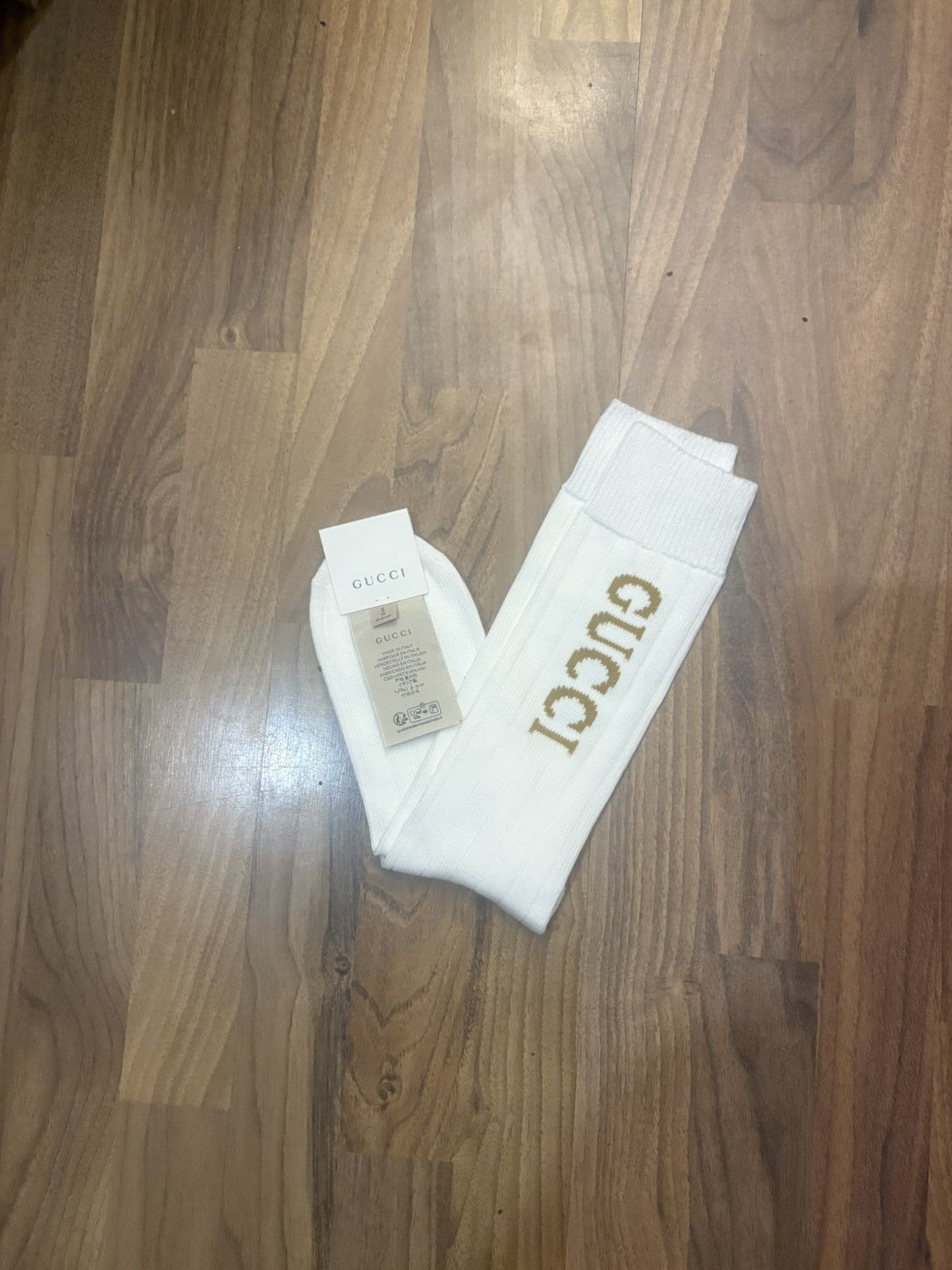 Gucci Gucci Ribbed Logo Socks White / Gold - DEADSTOCK NWT Size L Size ONE SIZE - 1 Thumbnail