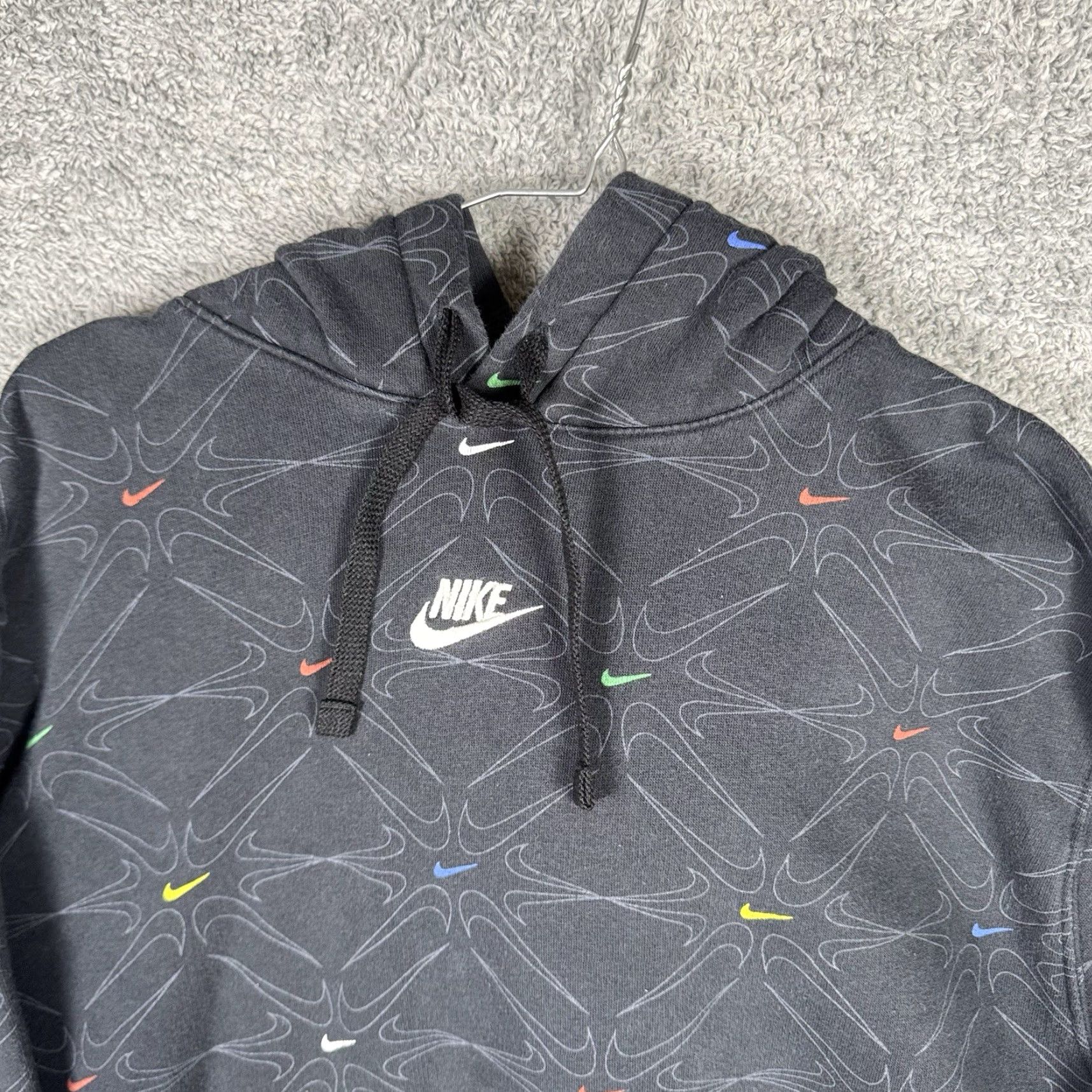 Nike Nike Sportswear Club Hoodie Men L Swoosh All Over Print DM7930 Sweatshirt Size US L / EU 52-54 / 3 - 2 Thumbnail
