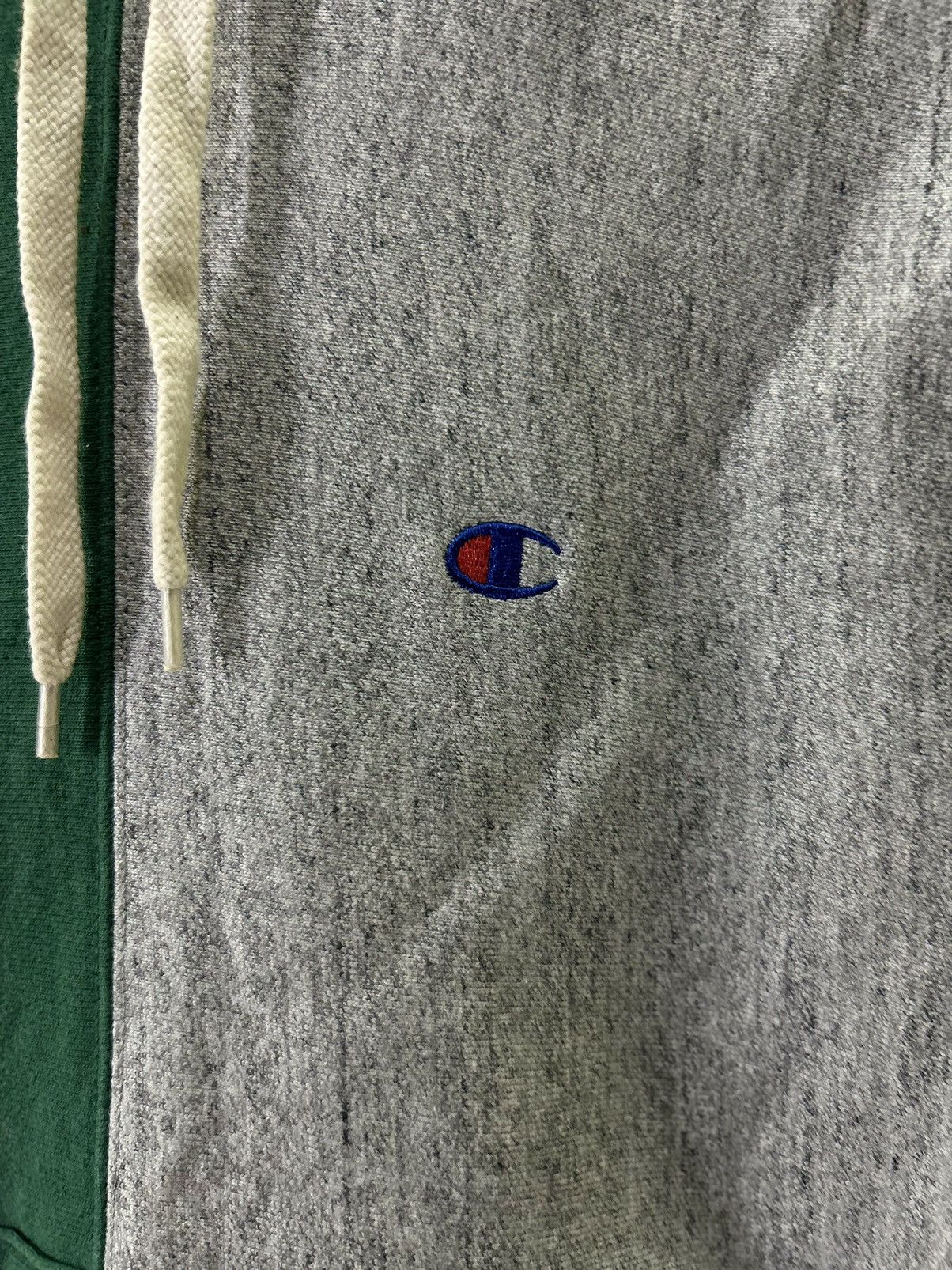 Champion Vintage Champion Two Colour Green/Grey Distressed Hoodie Size US M / EU 48-50 / 2 - 6 Thumbnail