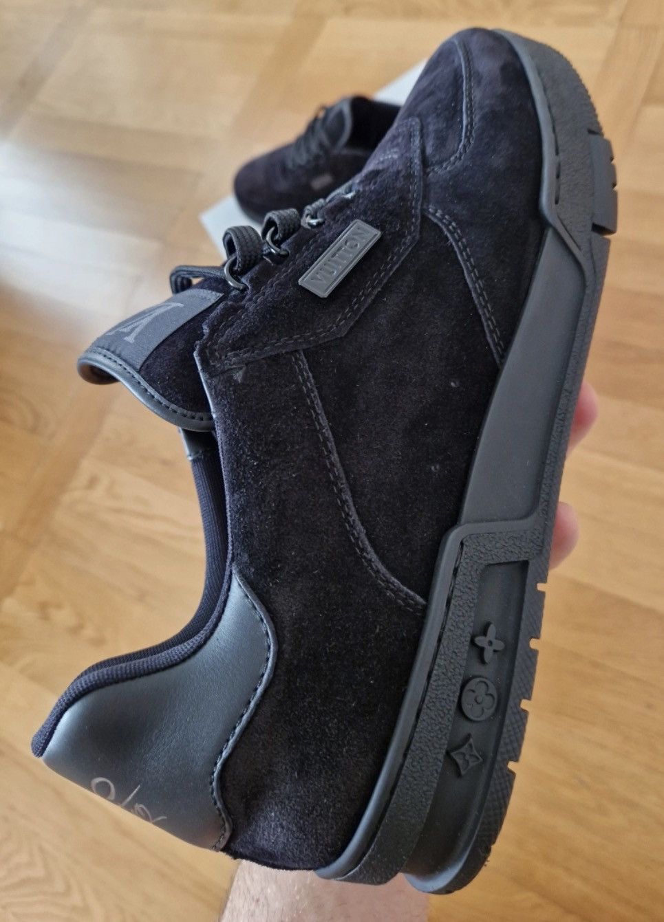 Louis Vuitton Louis Vuitton Uniform Sneakers - Black Suede. UK6. EU40 Size US 7 / EU 40 - 14 Thumbnail