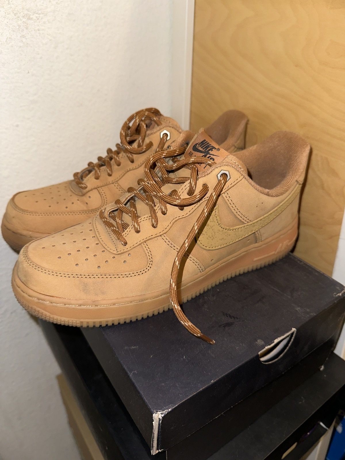 Nike Wheat Airforce 1 Size US 8 / EU 41 - 3 Thumbnail