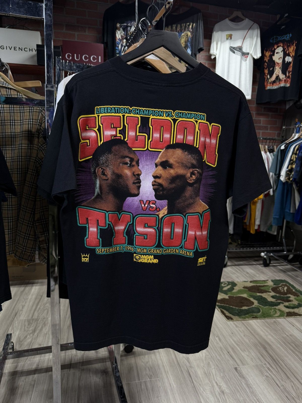 Vintage Vintage 1996 Mike Tyson Boxing Tee Shirt Men’s Large Size US L / EU 52-54 / 3 - 7 Thumbnail