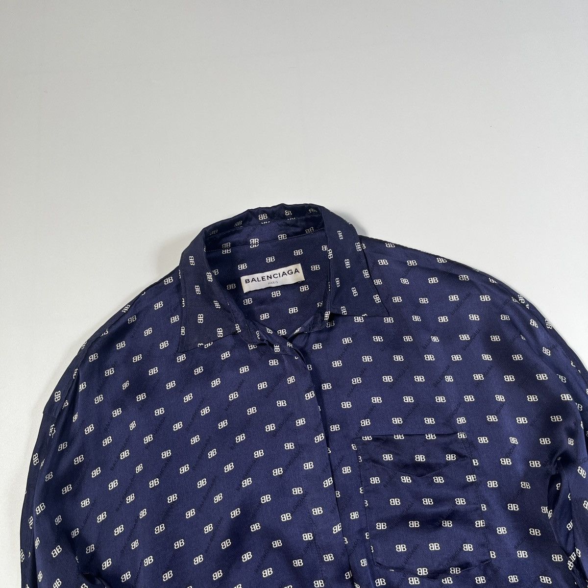 Balenciaga Balenciaga 2017 Silk logo Blouse Size XS / US 0-2 / IT 36-38 - 3 Thumbnail