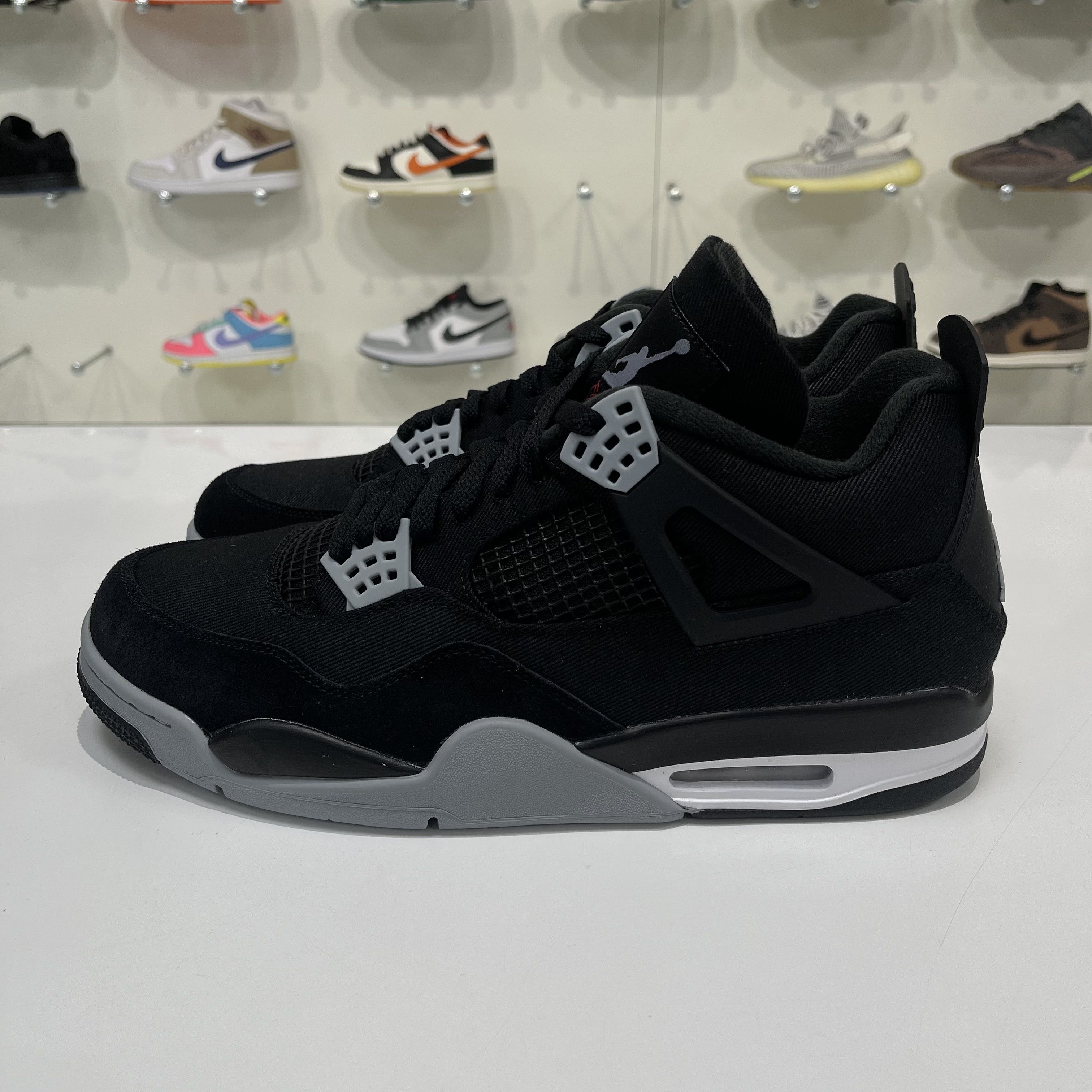 Nike Air Jordaan 4 Retro SE Black Canvas Size US 12 / EU 45 - 2 Thumbnail