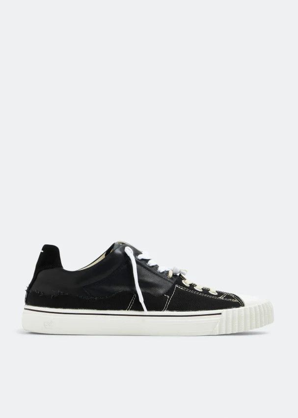 Maison Margiela oc11z0325 New Evolution Sneakers in White/Black Size US 8 / EU 41 - 1 Thumbnail