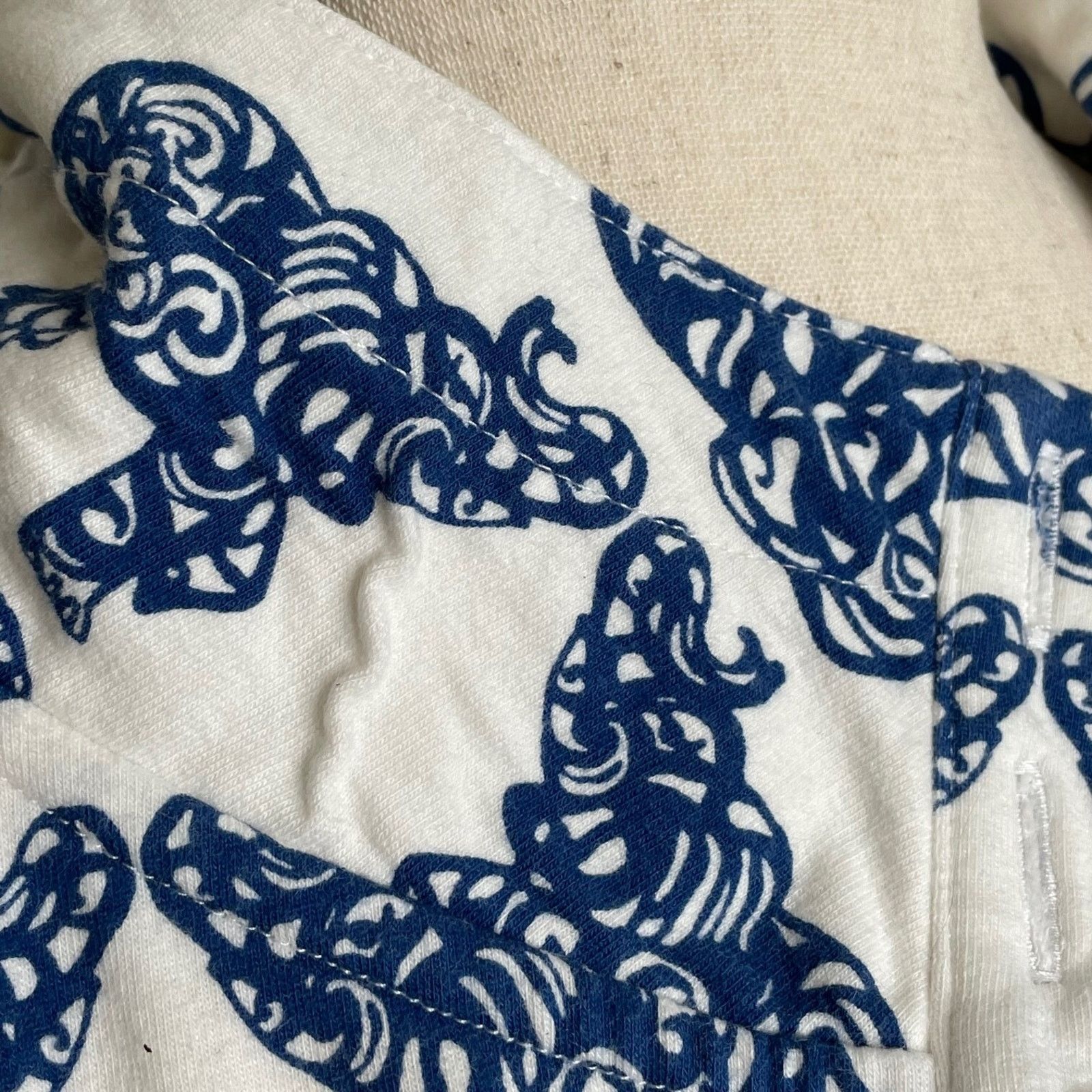 Lilly Pulitzer Lilly Pulitzer M Henley Pullover Sweatshirt BLUE Elephants Size M / US 6-8 / IT 42-44 - 2 Thumbnail