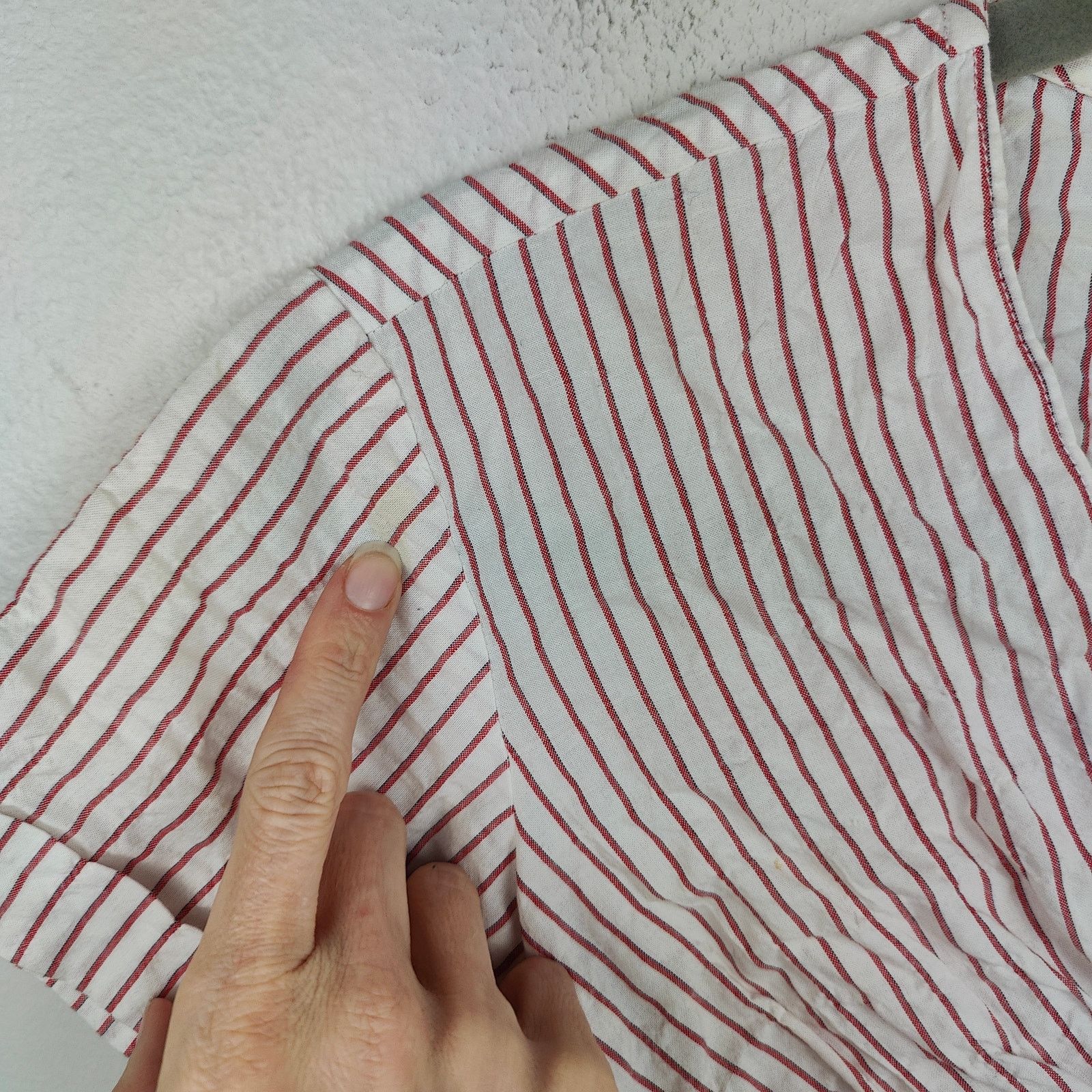 Allsaints AllSaints Alana Top 0 White Red Stripe Twist Front Crop Size XS / US 0-2 / IT 36-38 - 3 Thumbnail