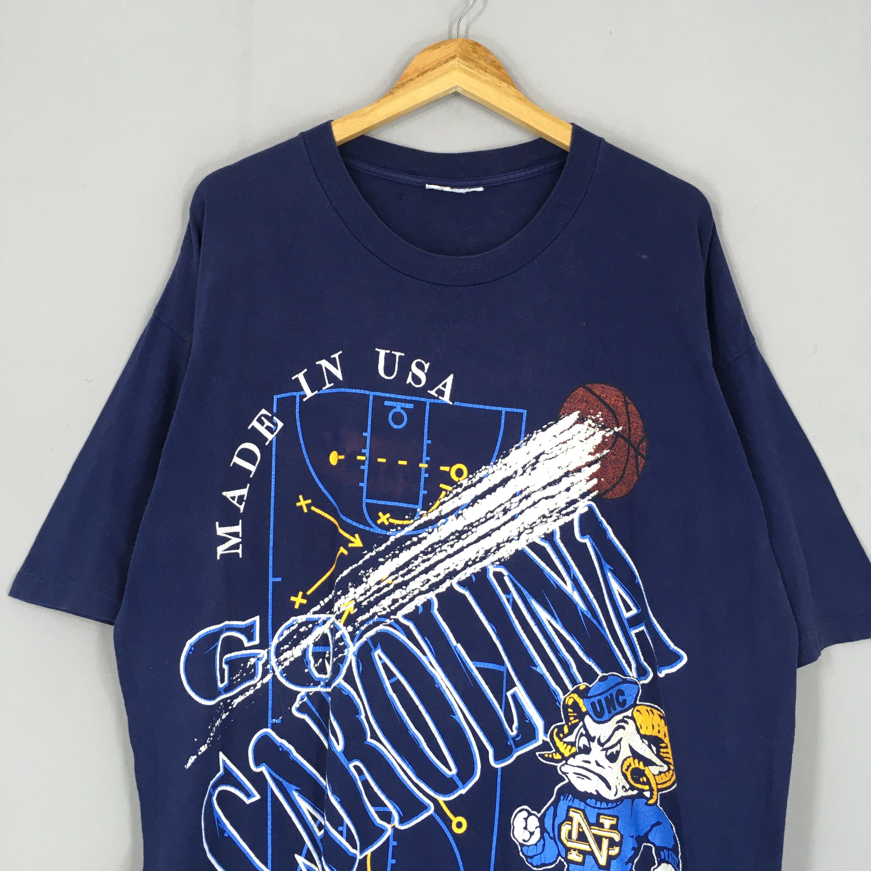NCAA Vintage North Carolina Tar Heels NCAA T Shirt Oversize Size US XXL / EU 58 / 5 - 2 Thumbnail