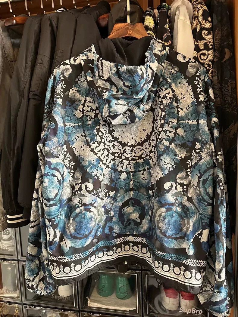 Versace Versace Main line thin coat Size US M / EU 48-50 / 2 - 2 Thumbnail