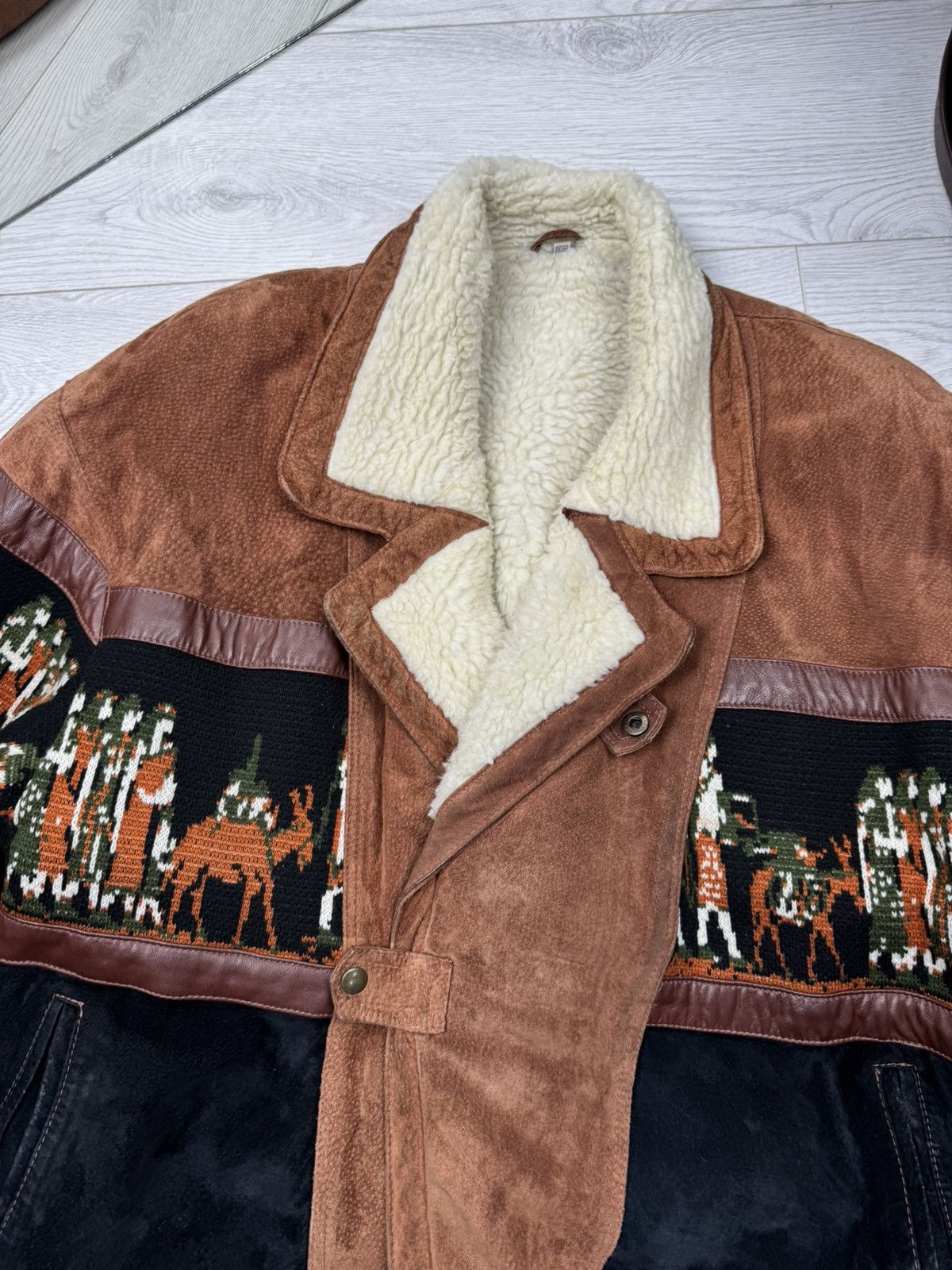 Vintage Vintage Suede Navajo Aztec Shearling Leather Jacket Bomber Size US L / EU 52-54 / 3 - 5 Thumbnail