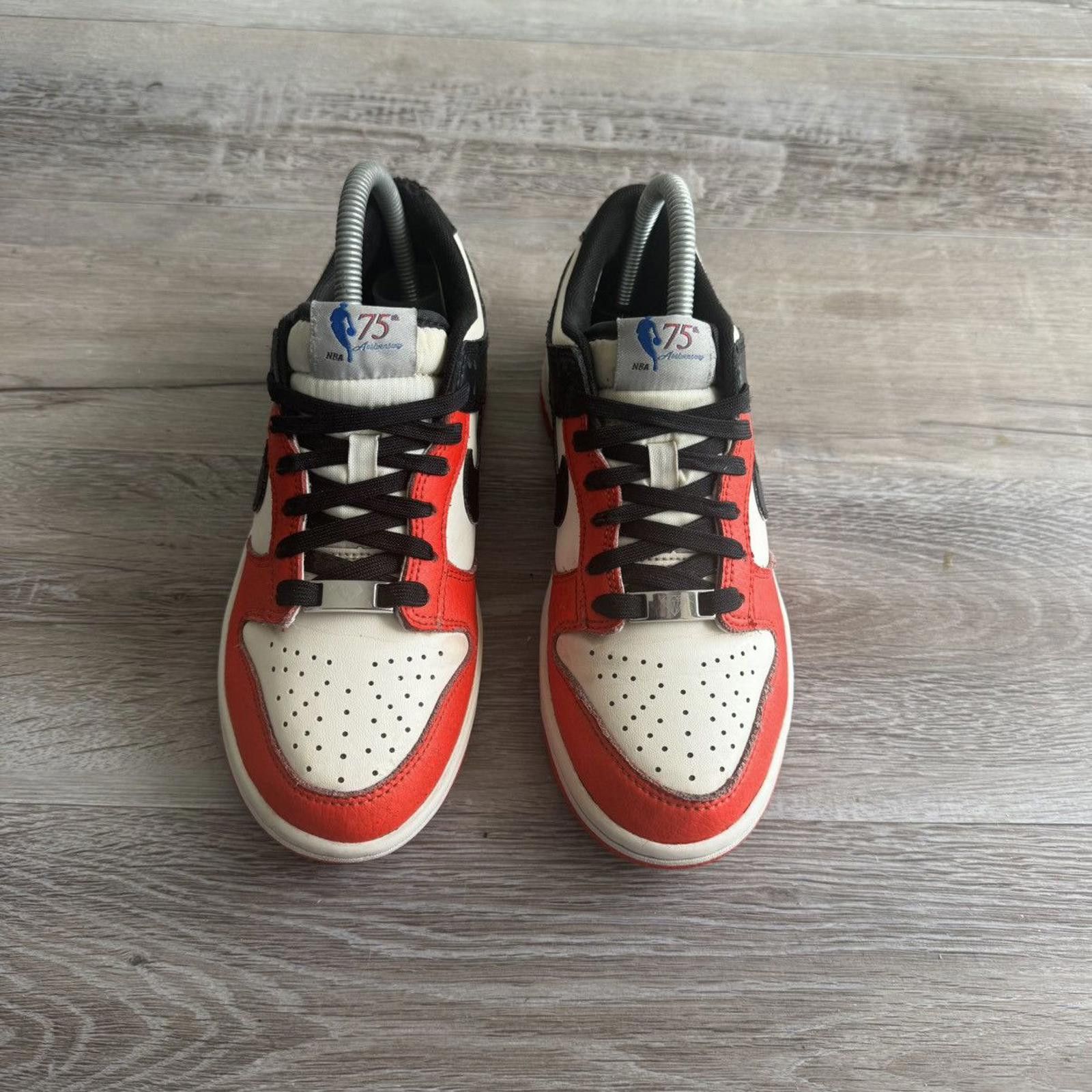 Nike NIKE • Dunk Low "NBA 75th Anniversary Chicago" (4.5M) Size US 5 / EU 37 - 4 Thumbnail